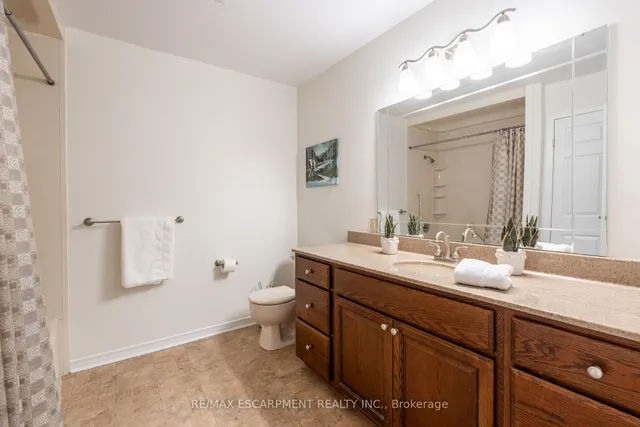 Additional property image - 2301 Cavendish Dr Unit 122