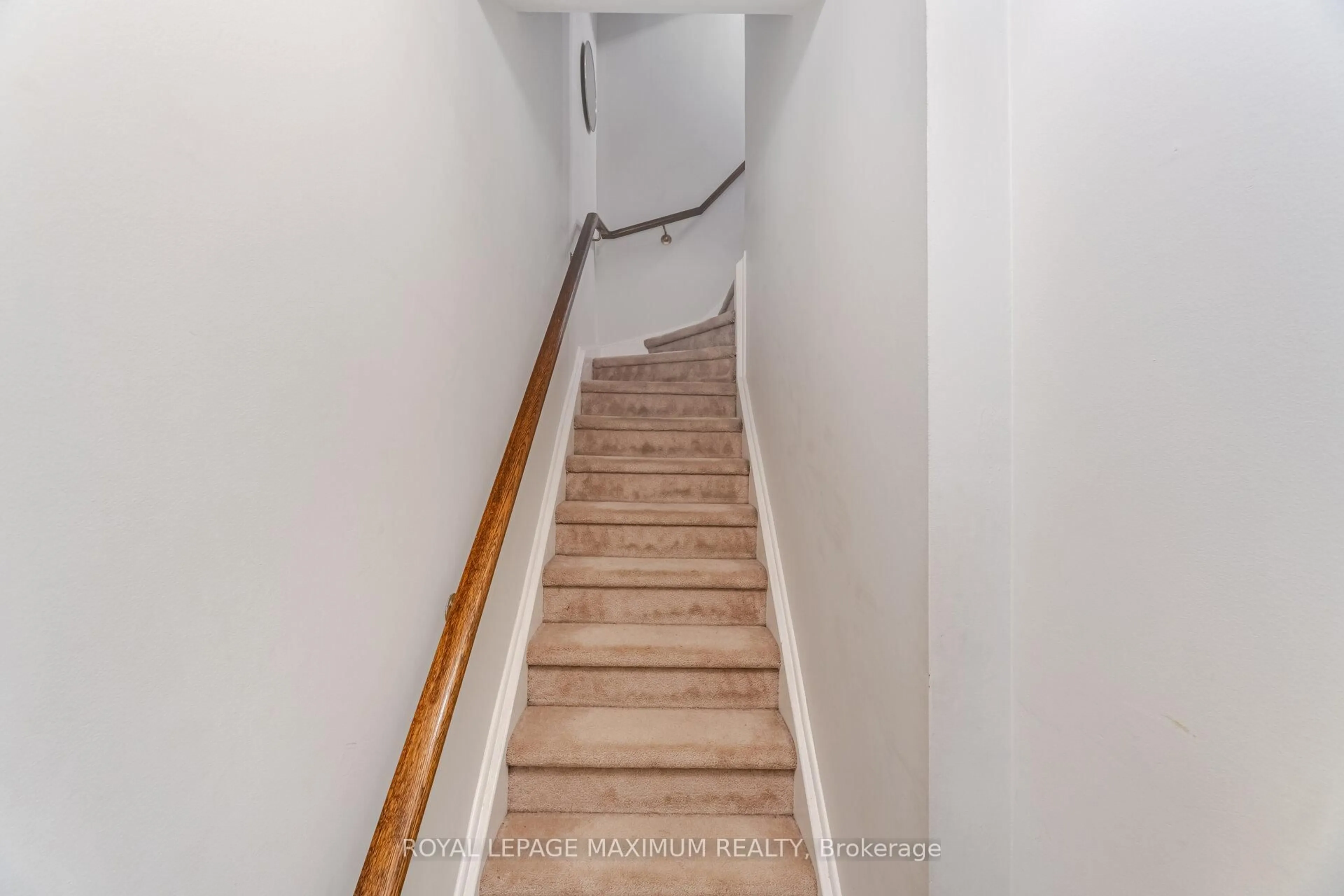 Stairs for 760 Lawrence Ave #46, Toronto Ontario M6A 3E7