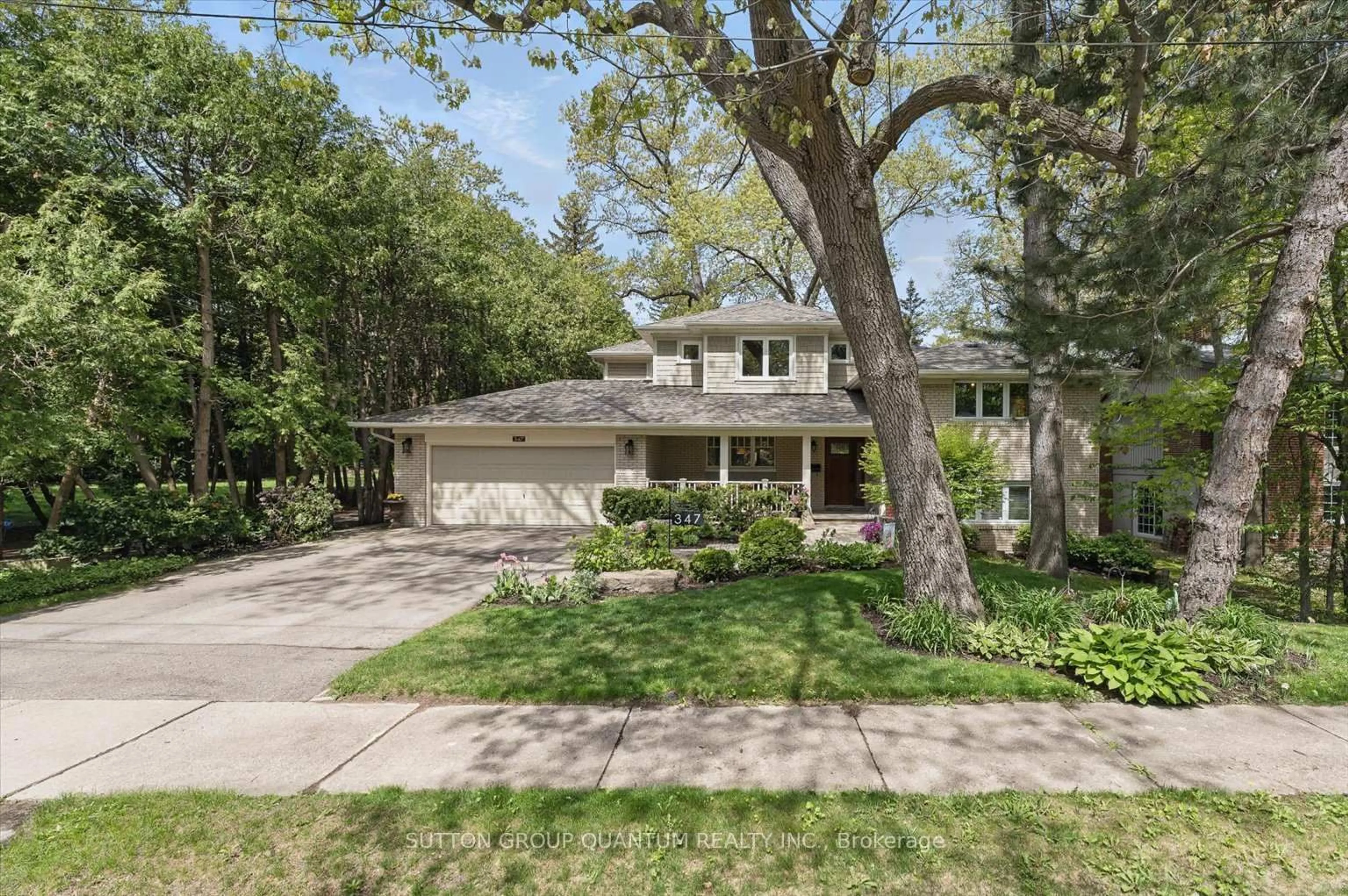 Unknown for 347 Pinetree Way, Mississauga Ontario L5G 2R4