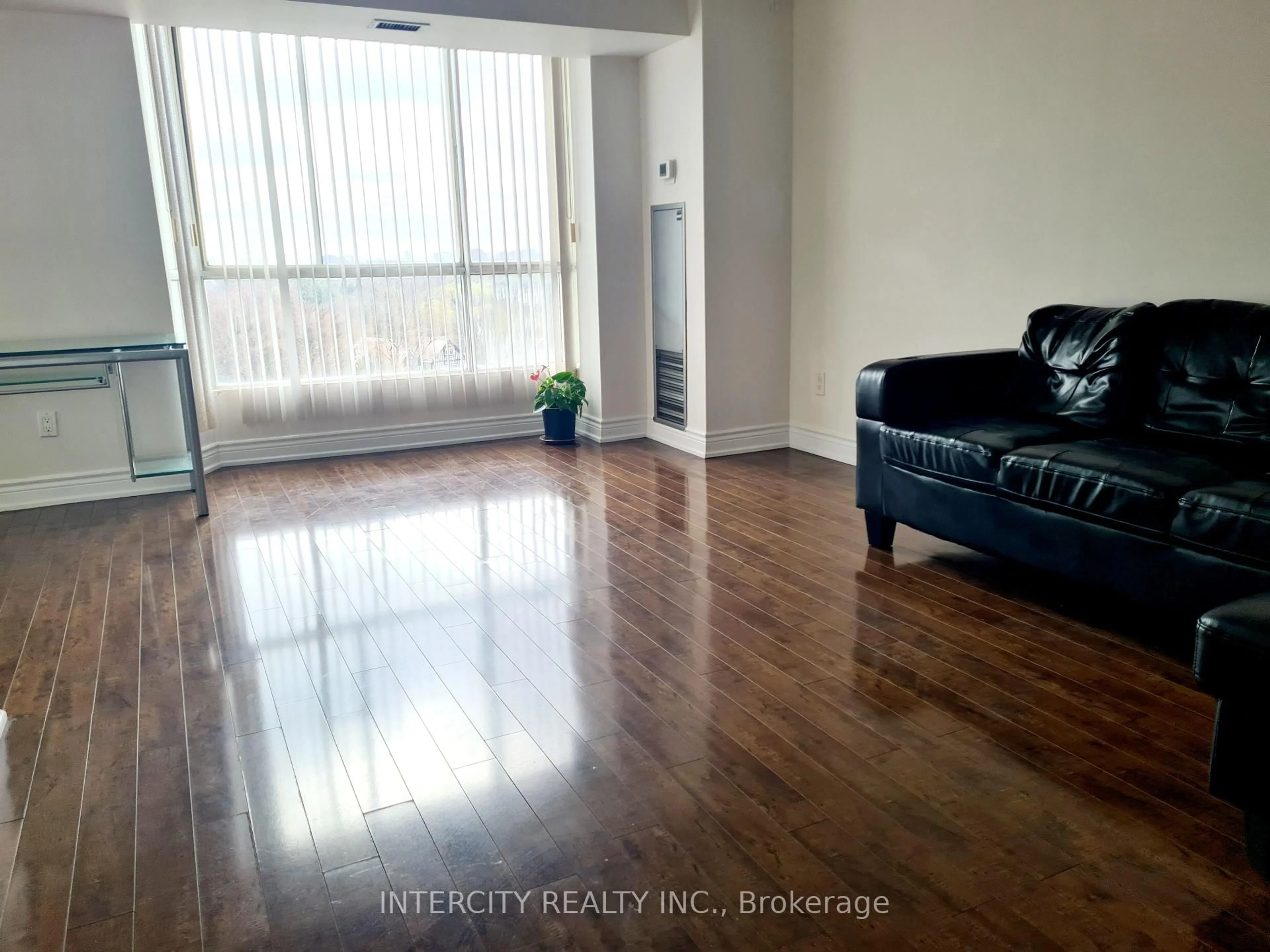 A pic of a room for 3077 Weston Rd #1105, Toronto Ontario M9M 3A1