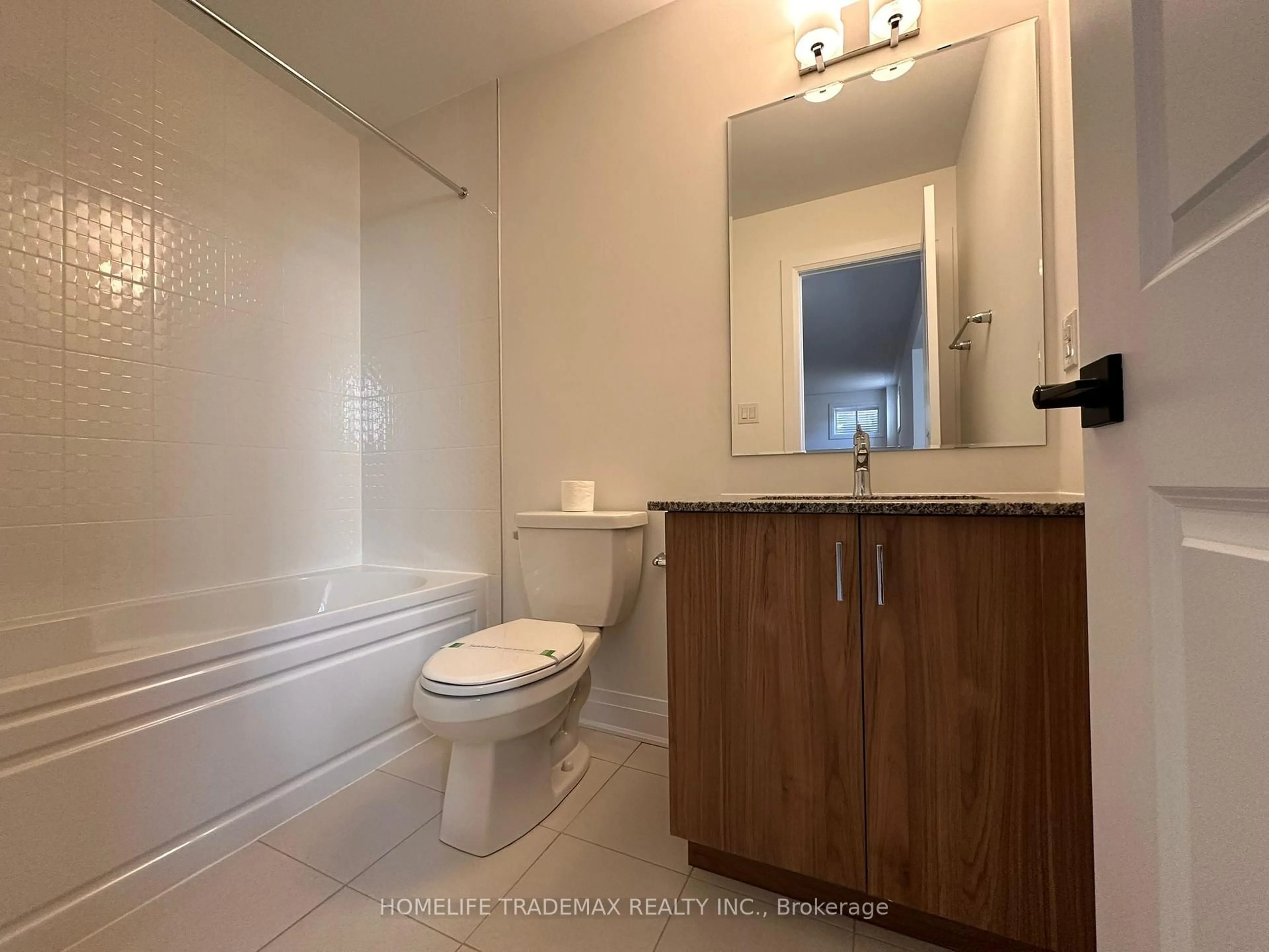 Standard bathroom, unknown for 3272 Mariner Passage, Oakville Ontario L6M 5S6