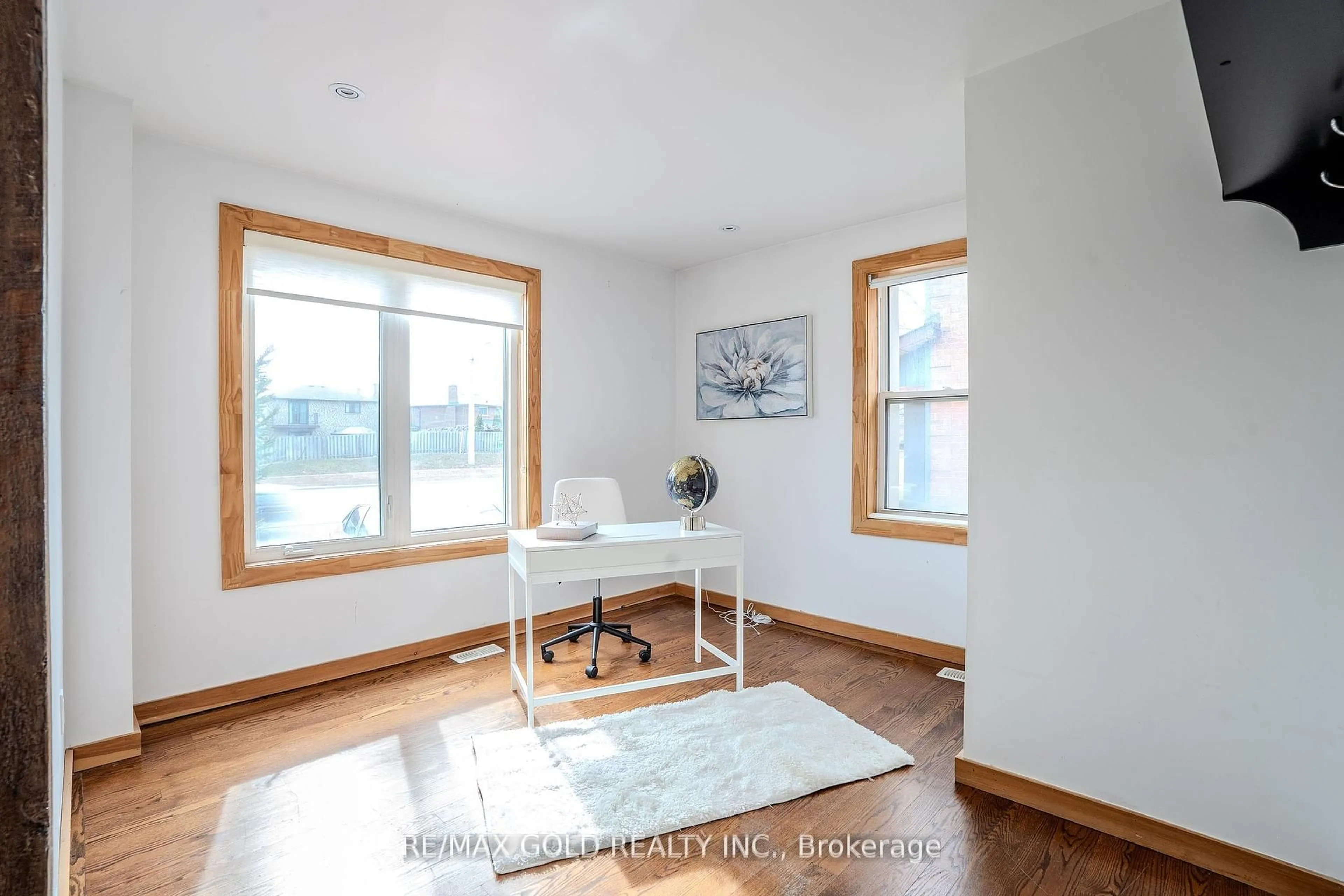 Unknown for 3397 Cawthra Rd, Mississauga Ontario L5A 2X8