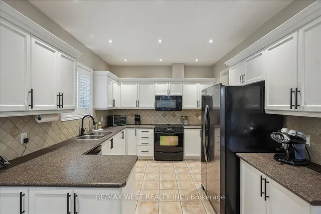 Additional property image - 52 Goreridge Cres