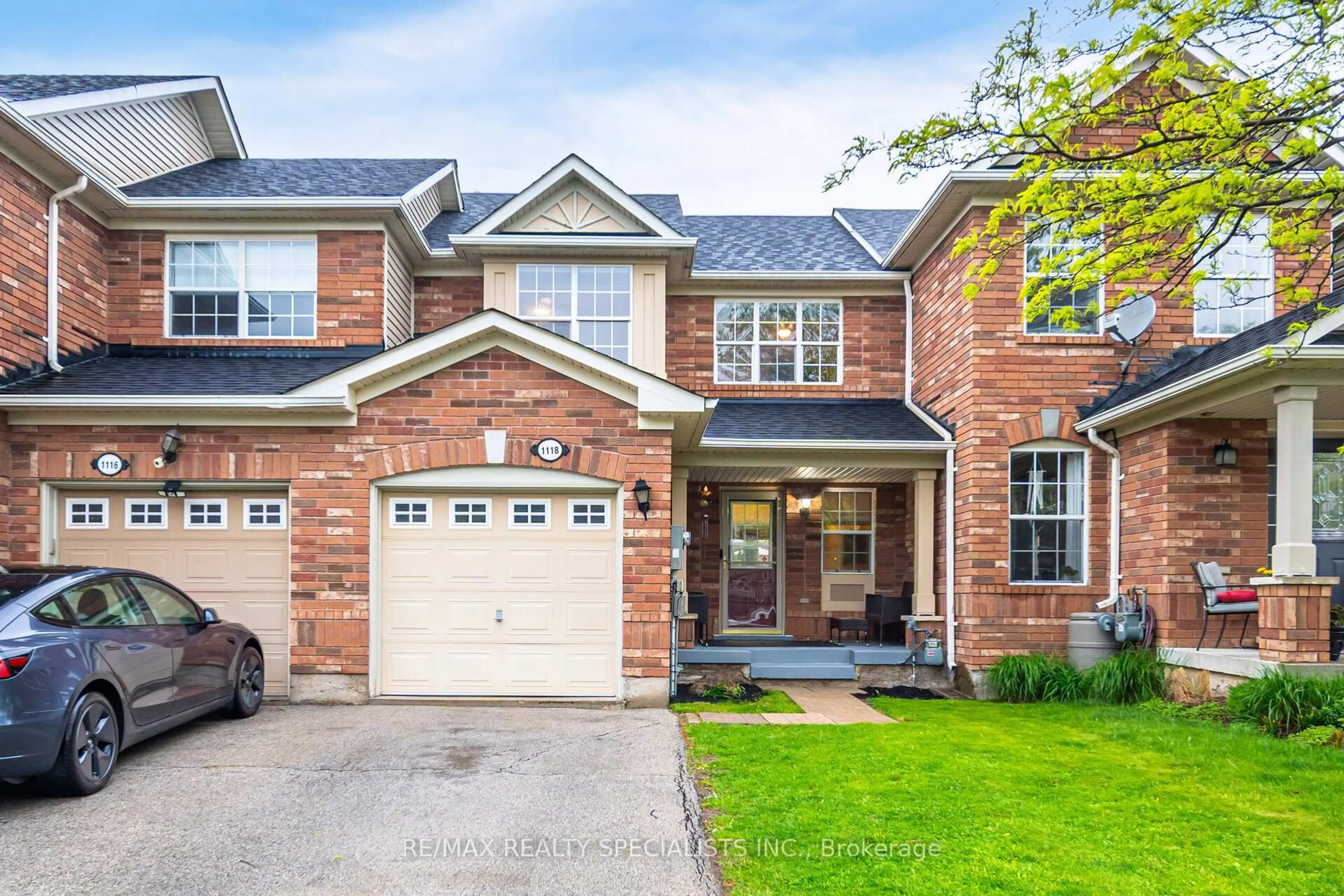 Home with brick exterior material, street for 1118 Kelly Gate, Milton Ontario L9T 6H1