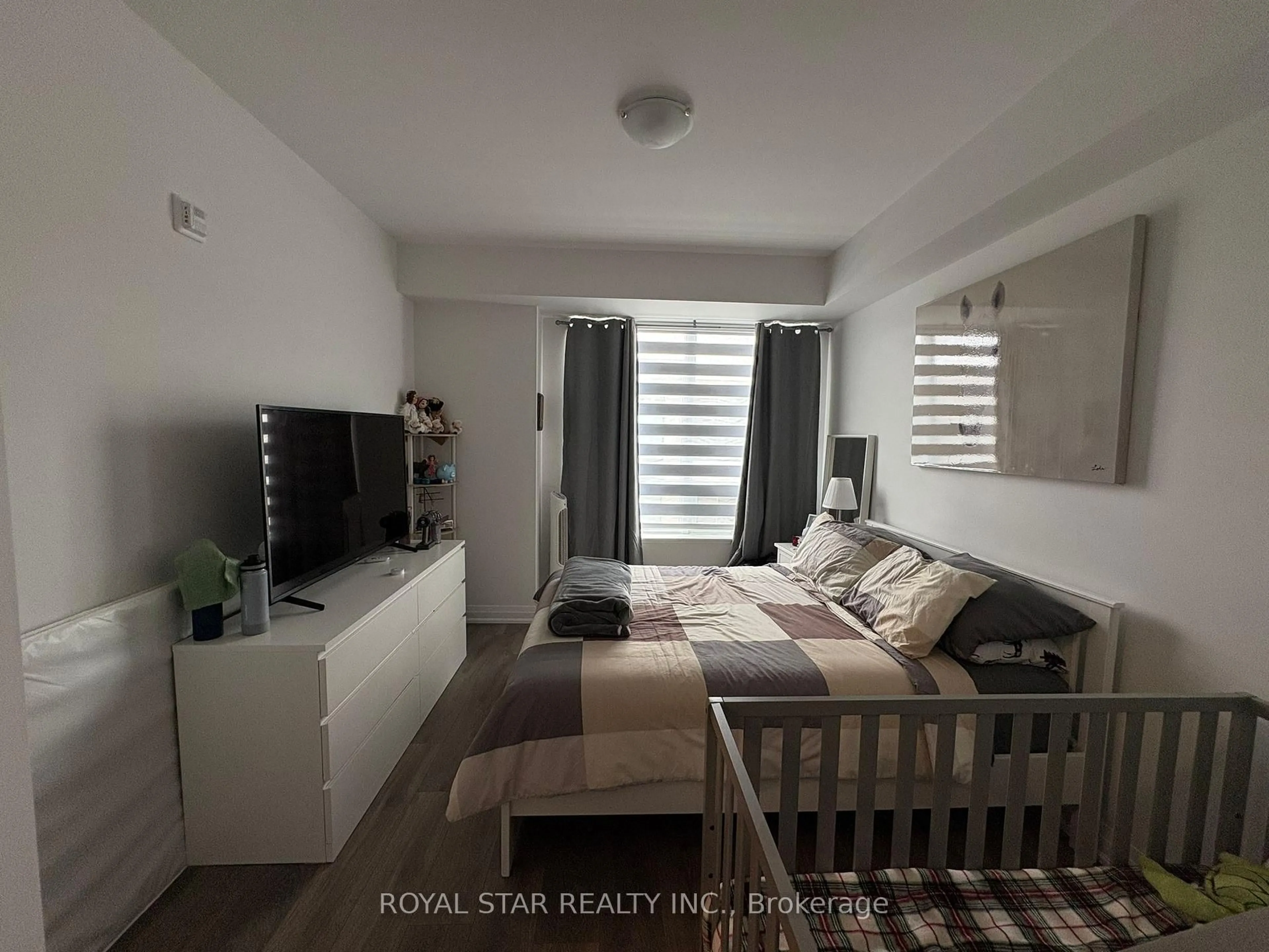 A pic of a room for 95 Attmar Dr #314, Brampton Ontario L6P 0Y6