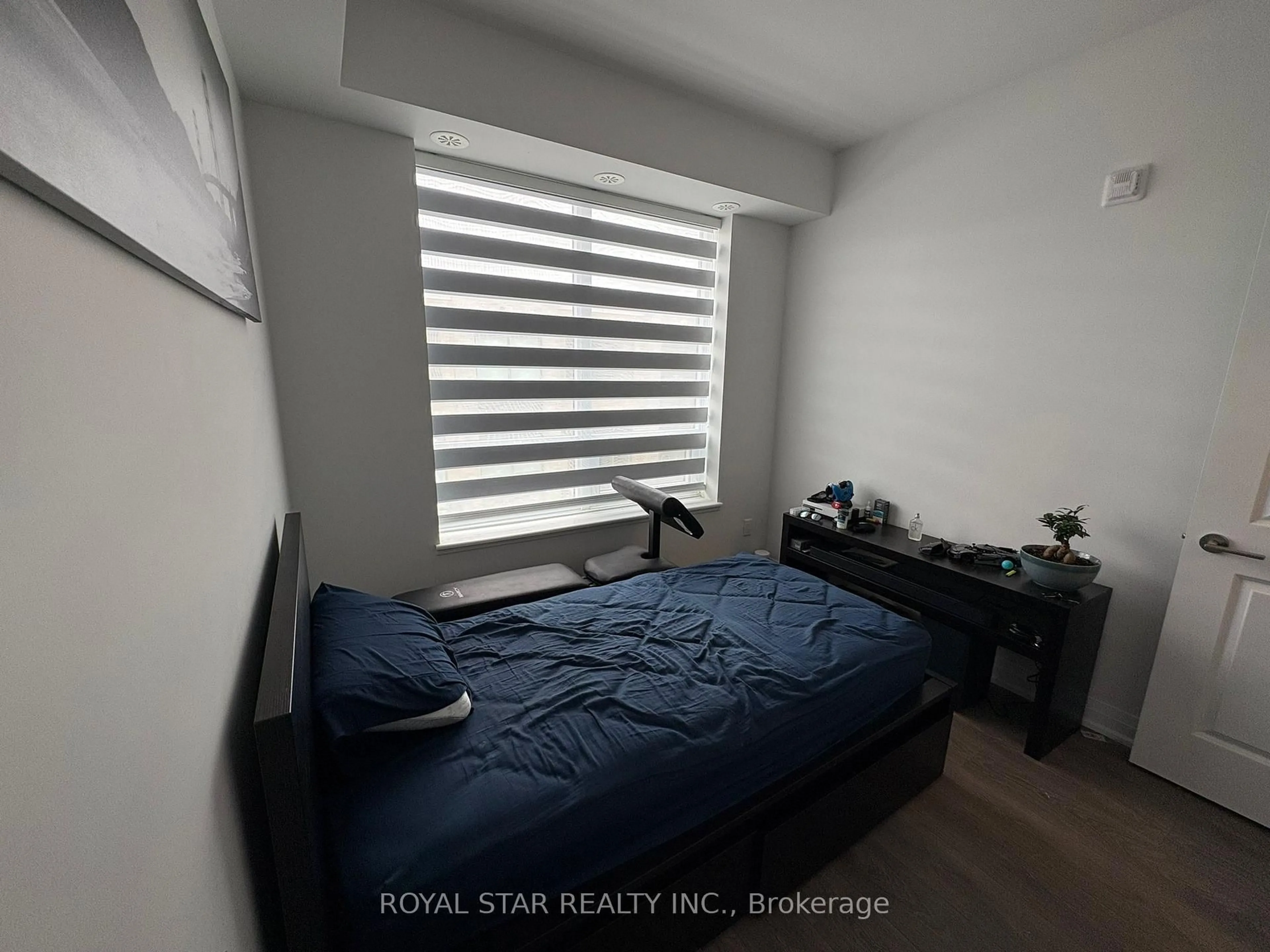 A pic of a room for 95 Attmar Dr #314, Brampton Ontario L6P 0Y6