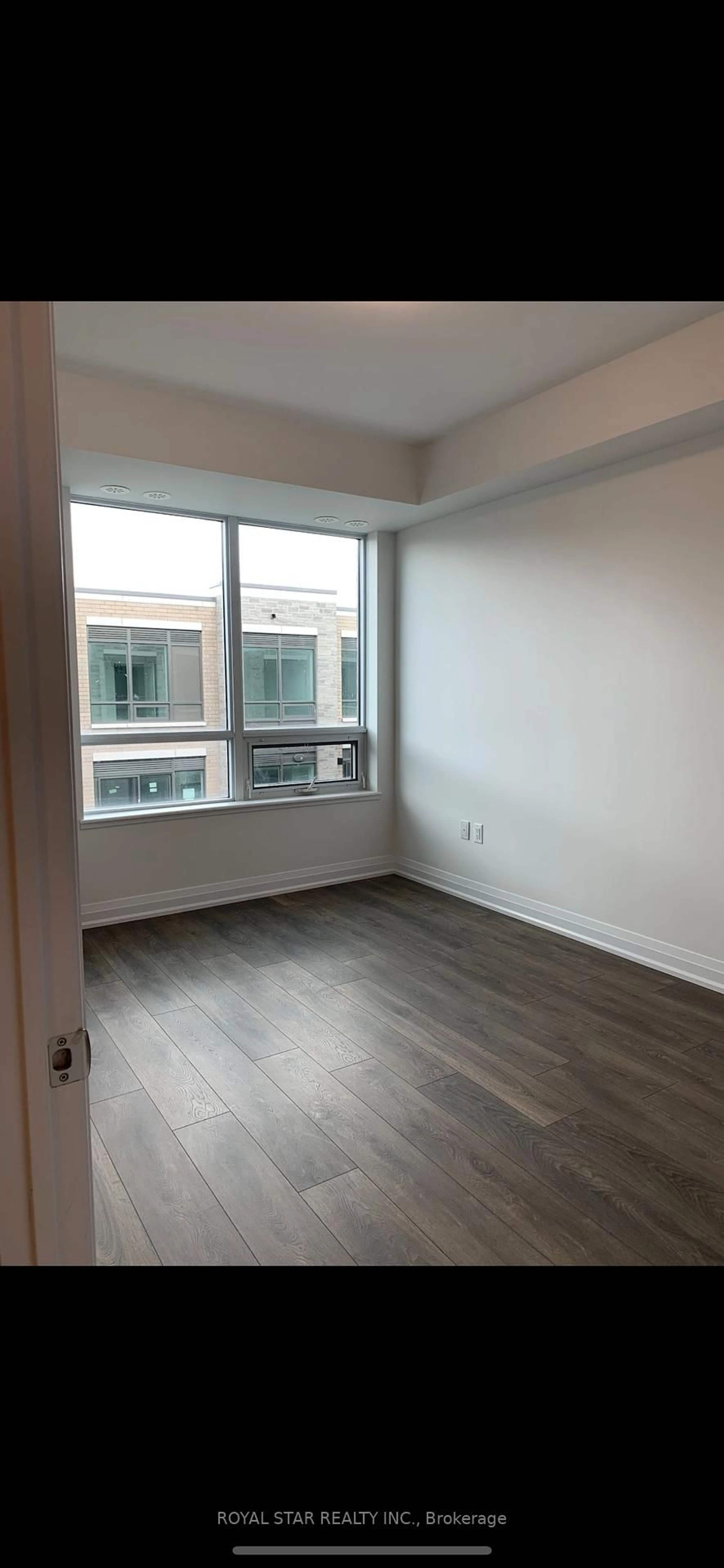 A pic of a room for 95 Attmar Dr #314, Brampton Ontario L6P 0Y6