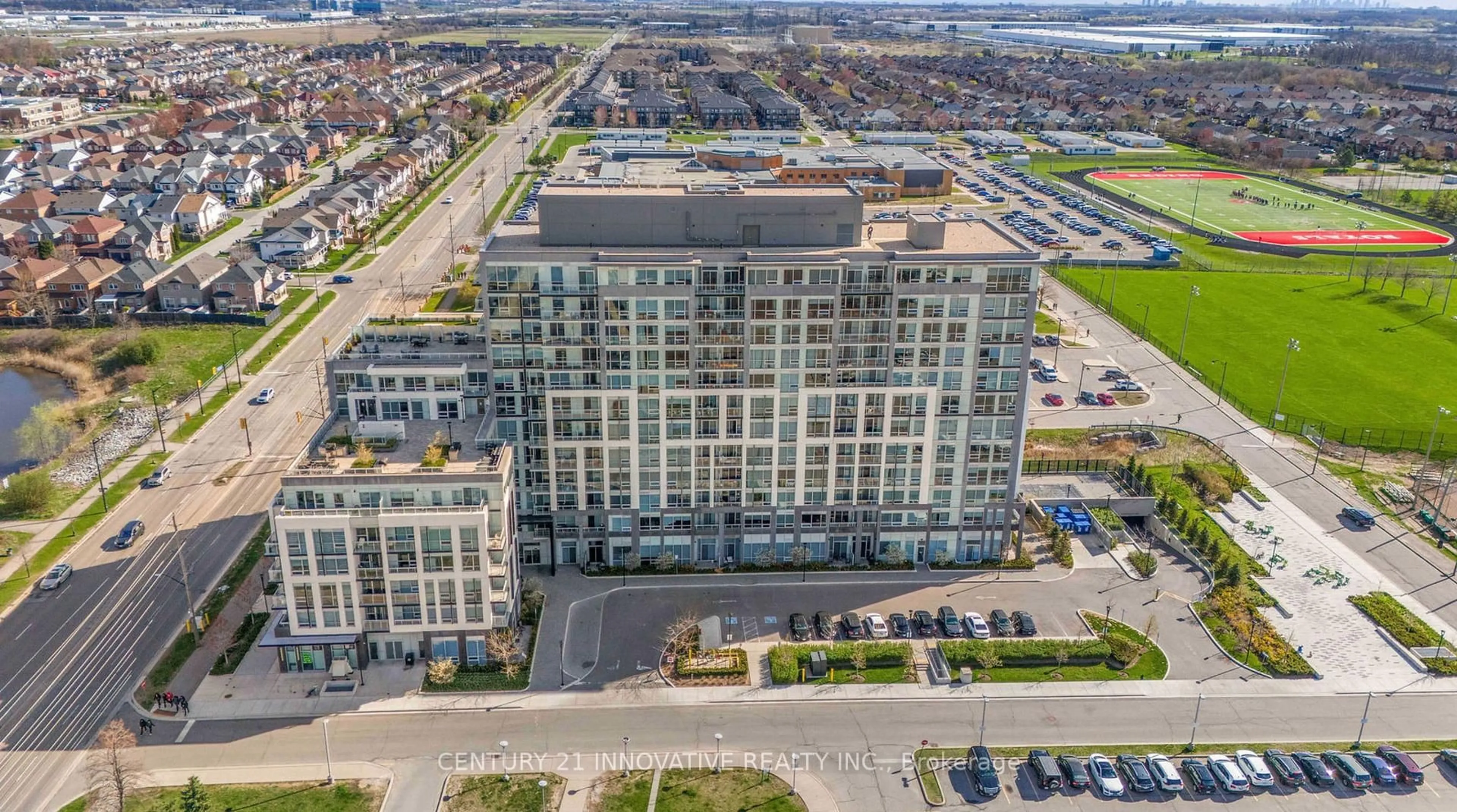 A pic from outside/outdoor area/front of a property/back of a property/a pic from drone, building for 1050 Main St St #520, Milton Ontario L9T 9M3
