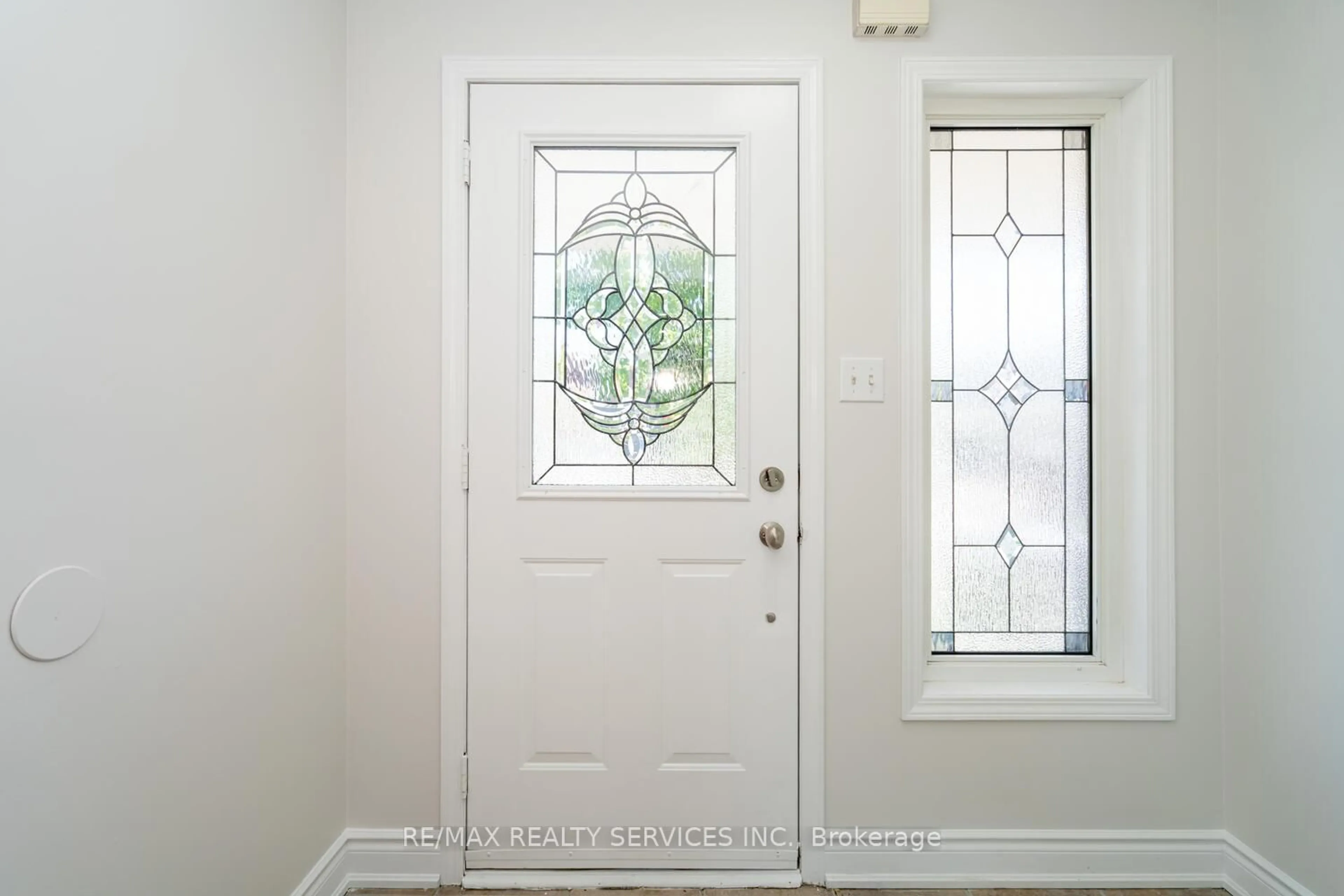 Indoor entryway for 85 Williamson Dr, Brampton Ontario L7A 3R6