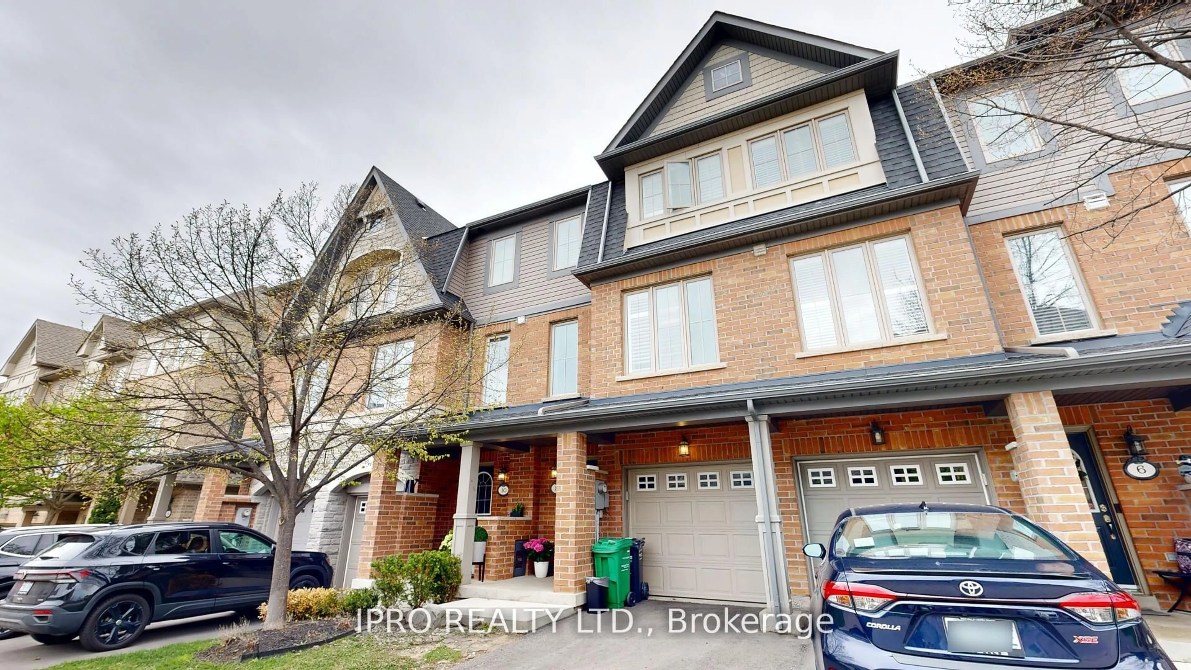 Home with brick exterior material, street for 8 Bakewell St, Brampton Ontario L5L 2E5
