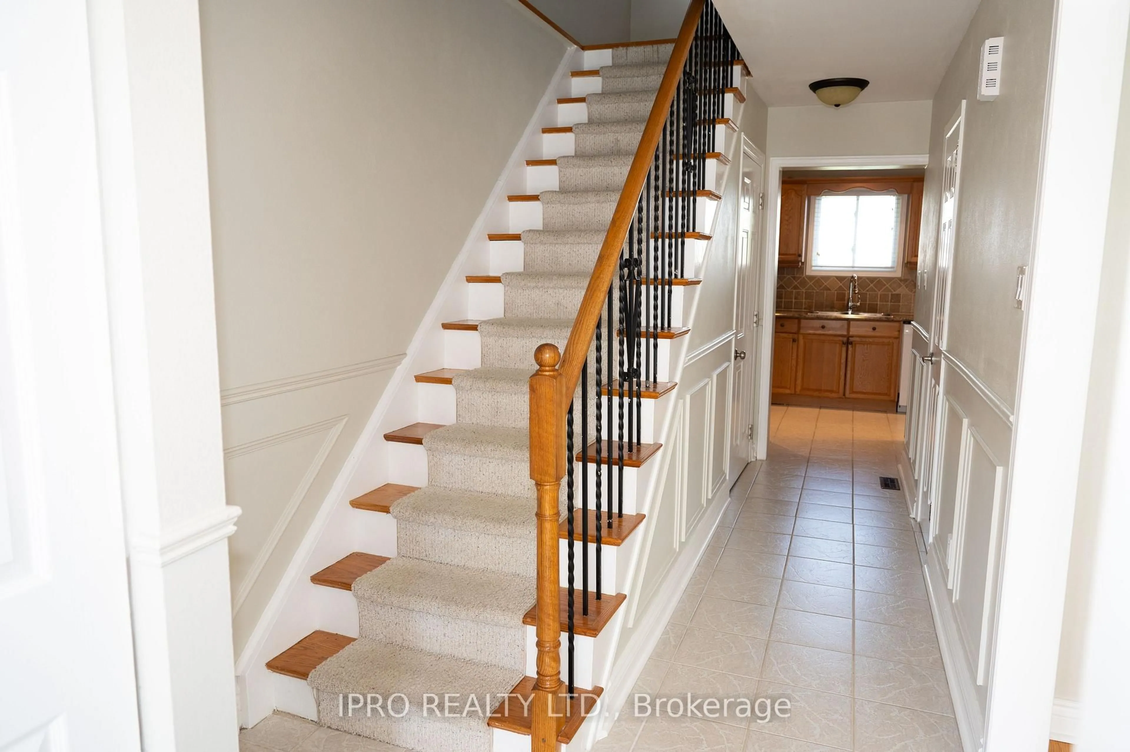 Stairs for 31 Madison Ave, Orangeville Ontario L9W 1R9