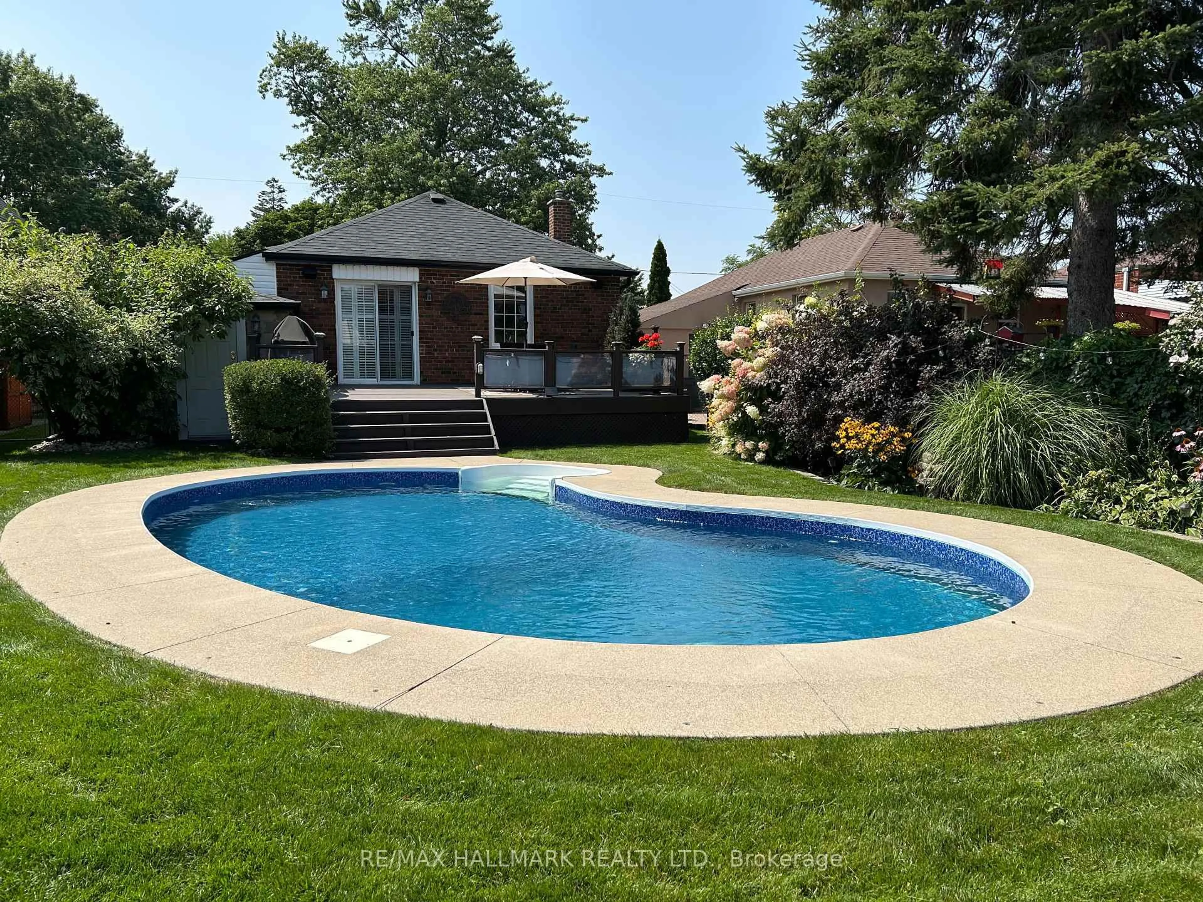 Pool for 29 Chartwell Rd, Toronto Ontario M8Z 4E9