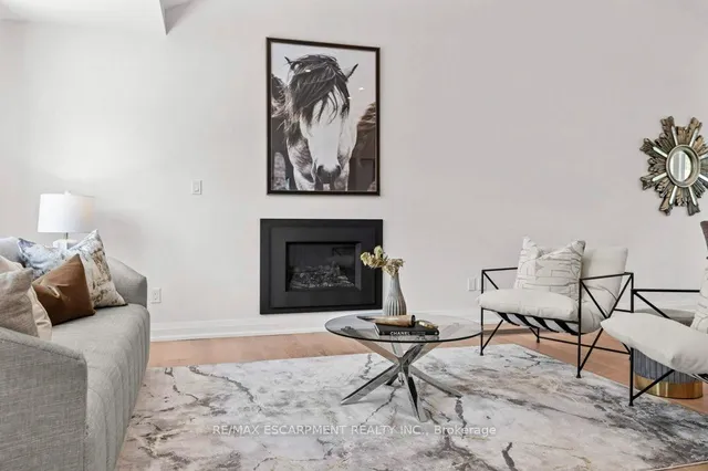 Additional property image - 877 Condor Dr