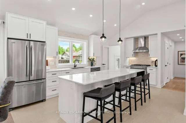 Additional property image - 877 Condor Dr