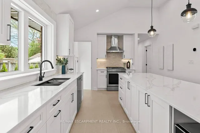 Additional property image - 877 Condor Dr