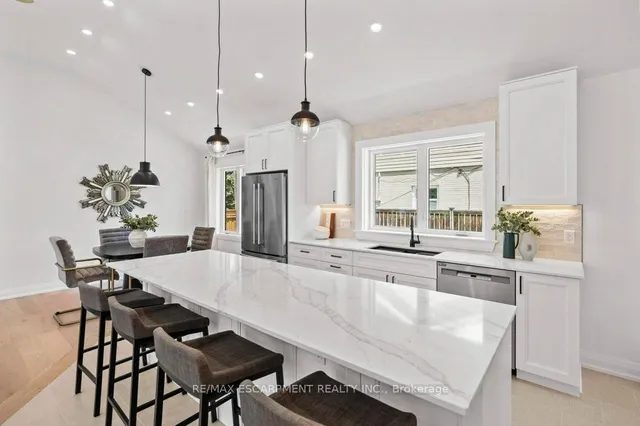 Additional property image - 877 Condor Dr