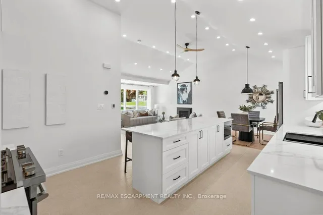 Additional property image - 877 Condor Dr