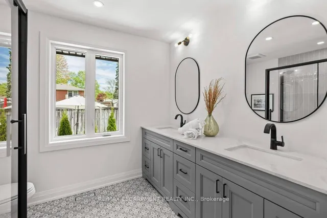 Additional property image - 877 Condor Dr