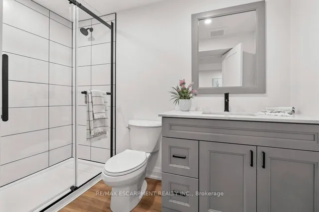 Additional property image - 877 Condor Dr