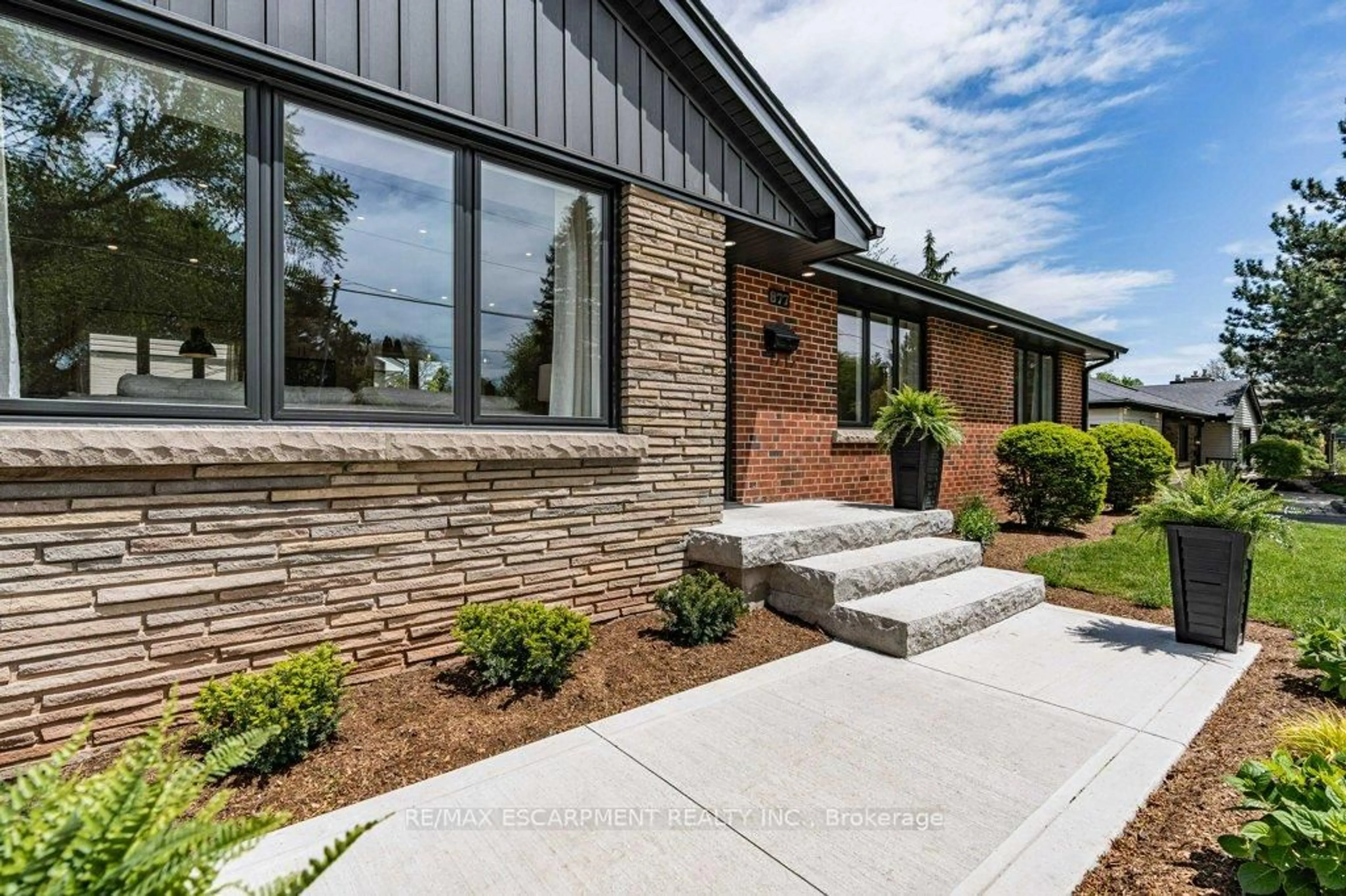 Home with brick exterior material, unknown for 877 Condor Dr, Burlington Ontario L7T 3A8