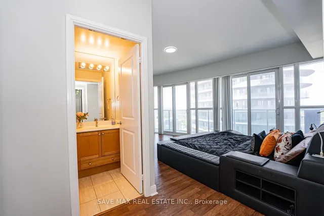 Additional property image - 60 Absolute Ave Unit 3506
