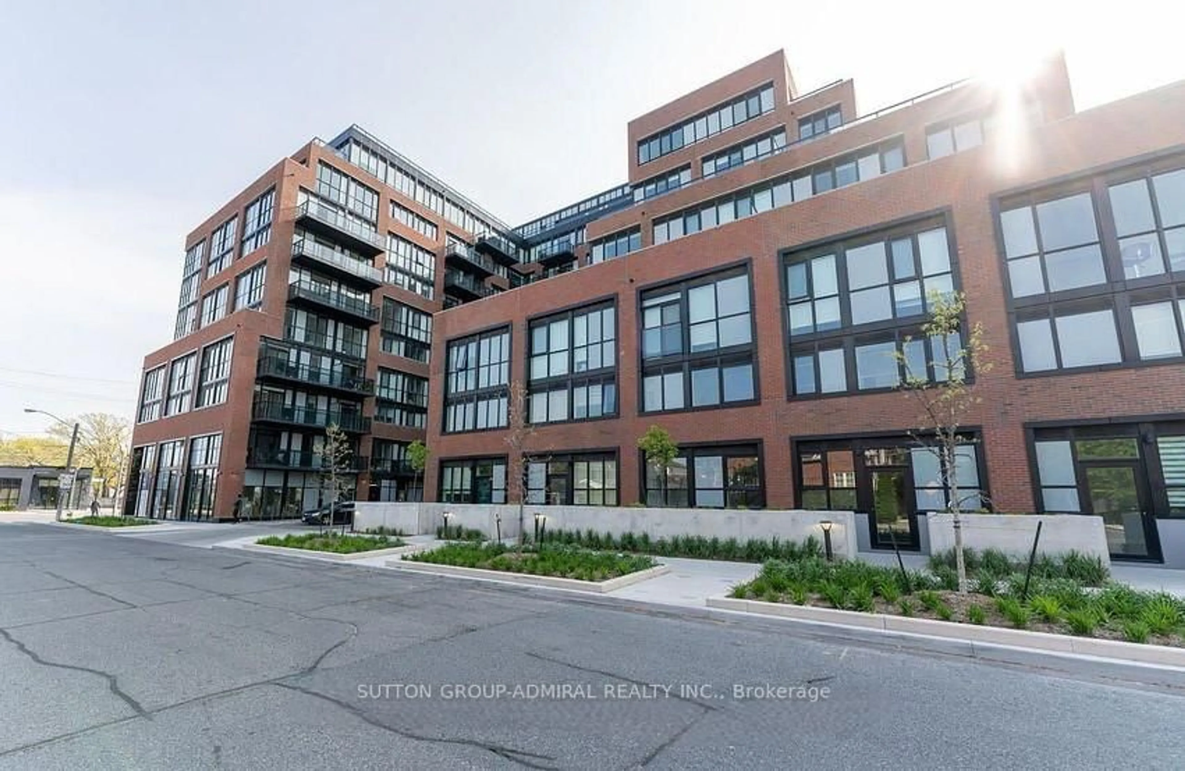 Unknown for 2300 St Clair Ave #718, Toronto Ontario M6N 1K8