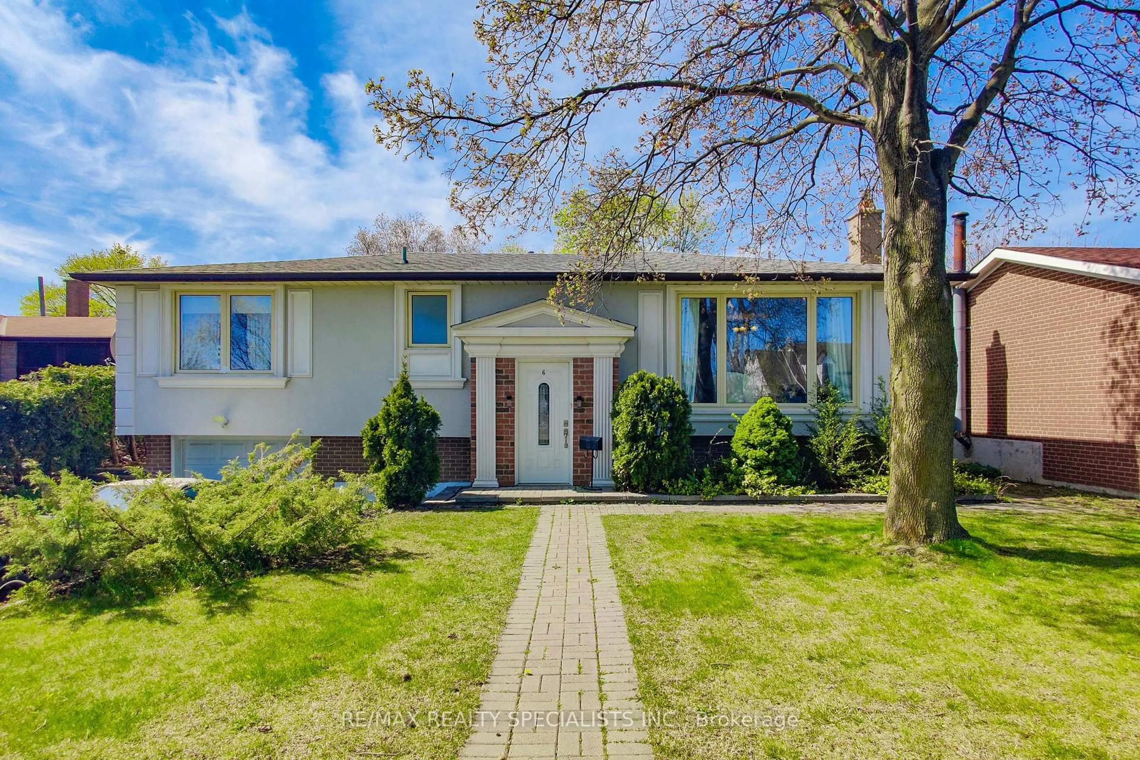 Home with vinyl exterior material, street for 6 Appleby Dr, Brampton Ontario L6T 2S6
