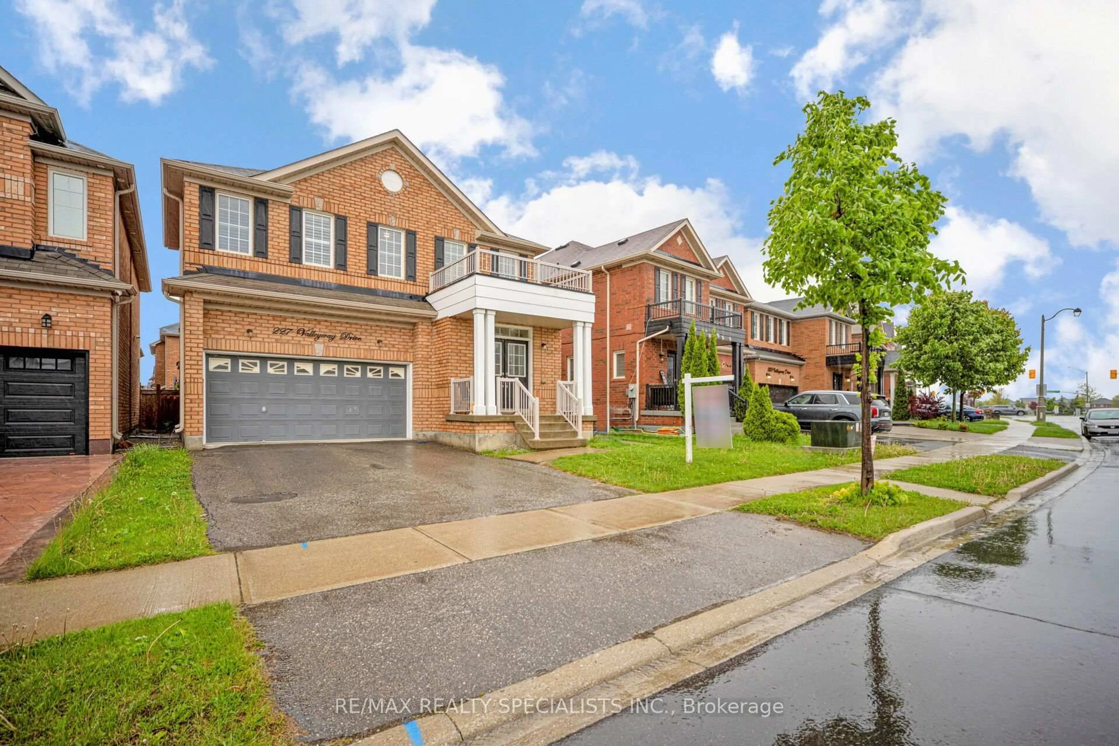 Home with brick exterior material, street for 227 Valleyway Dr, Brampton Ontario L6X 0N9