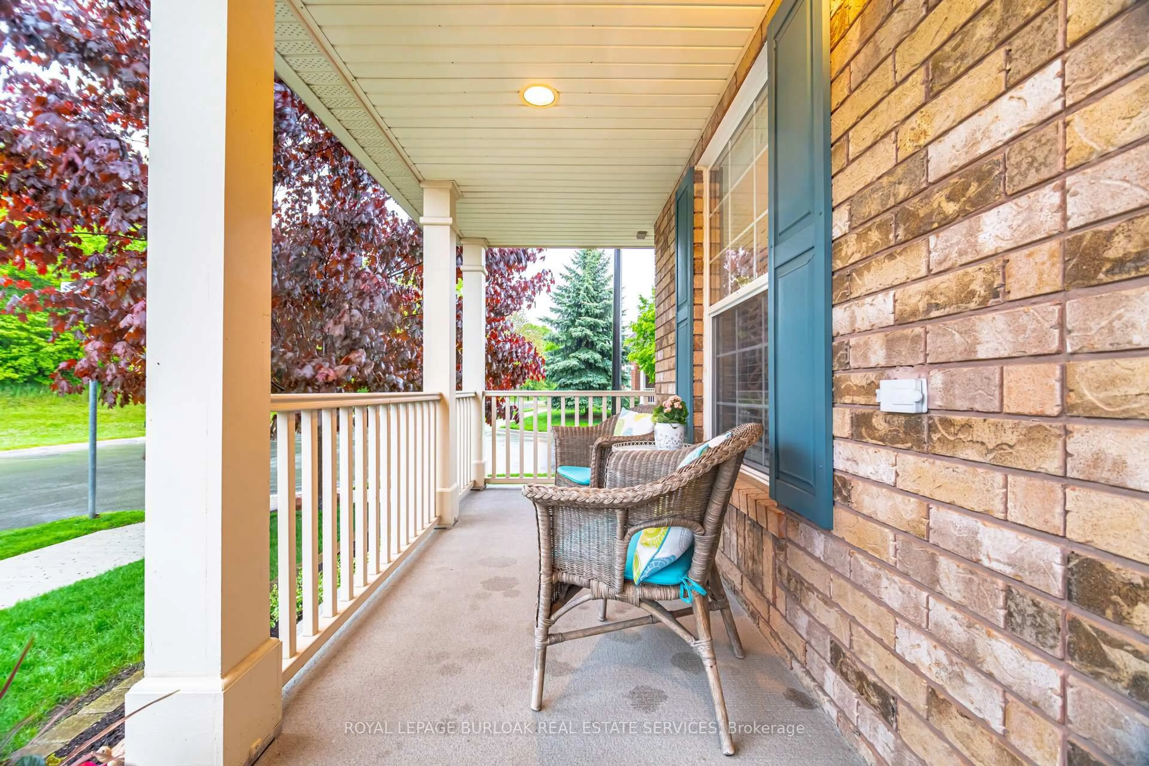 Patio, street for 908 Lancaster Blvd, Milton Ontario L9T 6A4