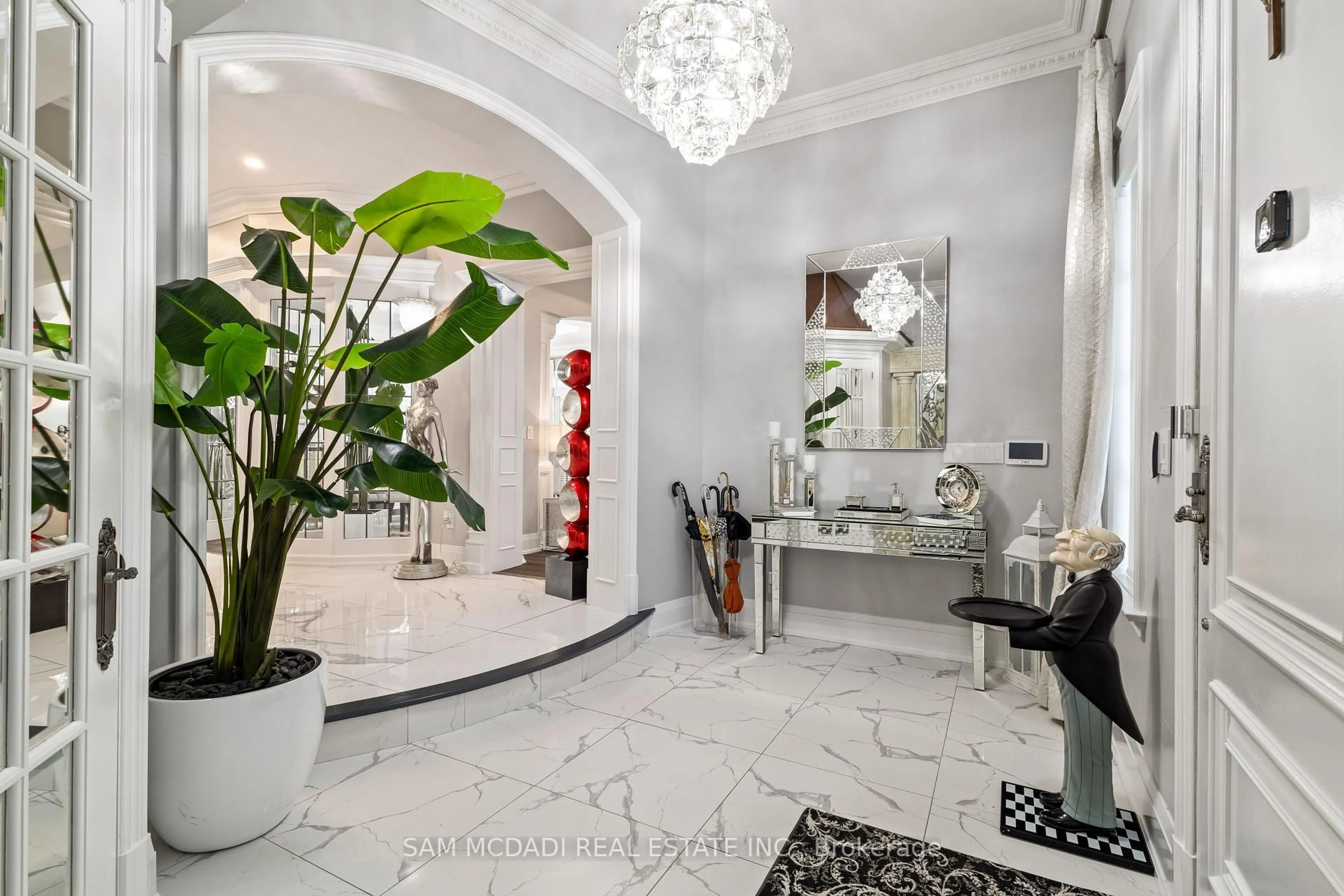 Contemporary bathroom, ceramic/tile floor for 24 McArthur Hts, Brampton Ontario L6Z 3N2