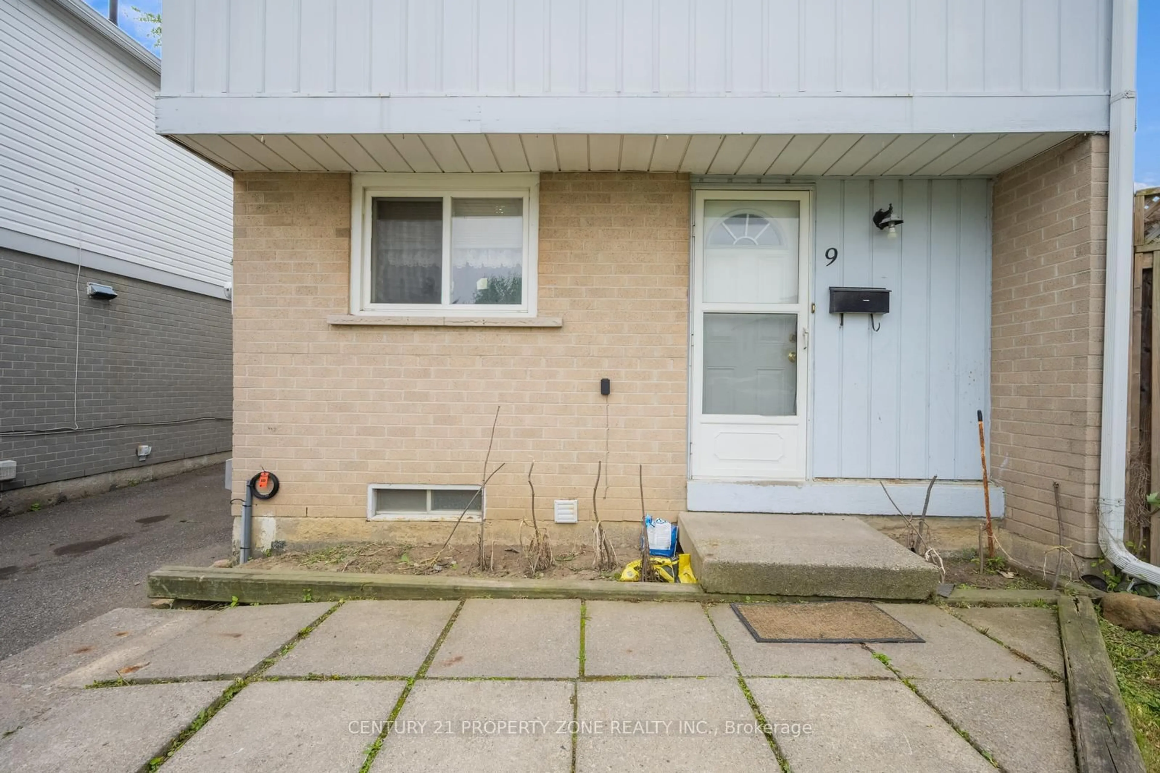 Patio, street for 9 Havenbrook Crt, Brampton Ontario L6S 2B4