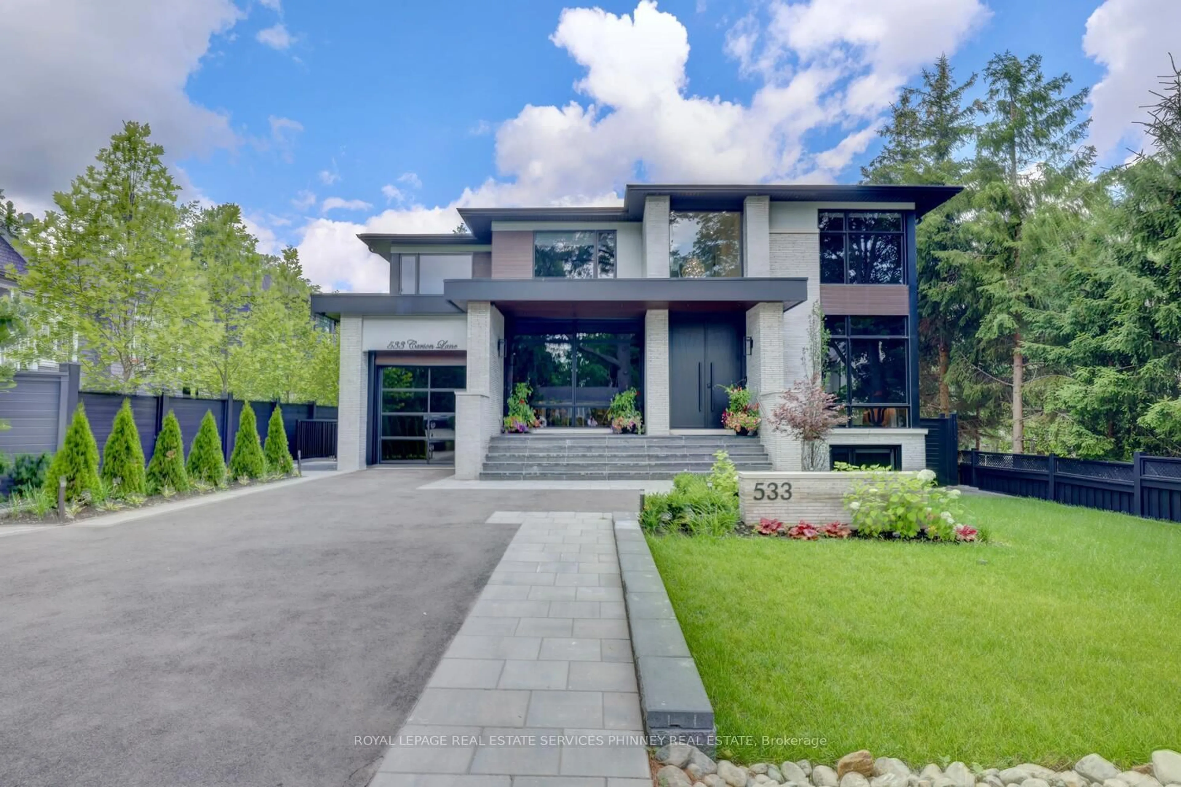 Home with brick exterior material, street for 533 Carson Lane, Oakville Ontario L6J 6M3