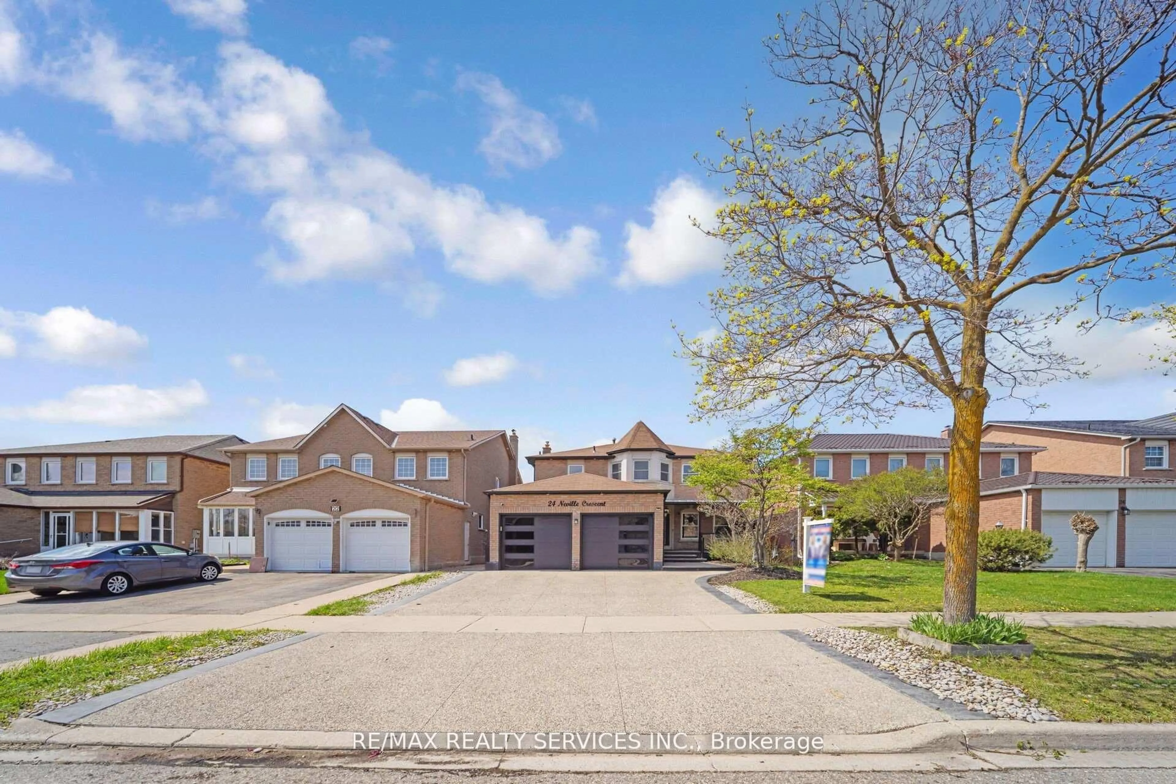 A pic from outside/outdoor area/front of a property/back of a property/a pic from drone, street for 24 Neville Cres, Brampton Ontario L6S 5L1