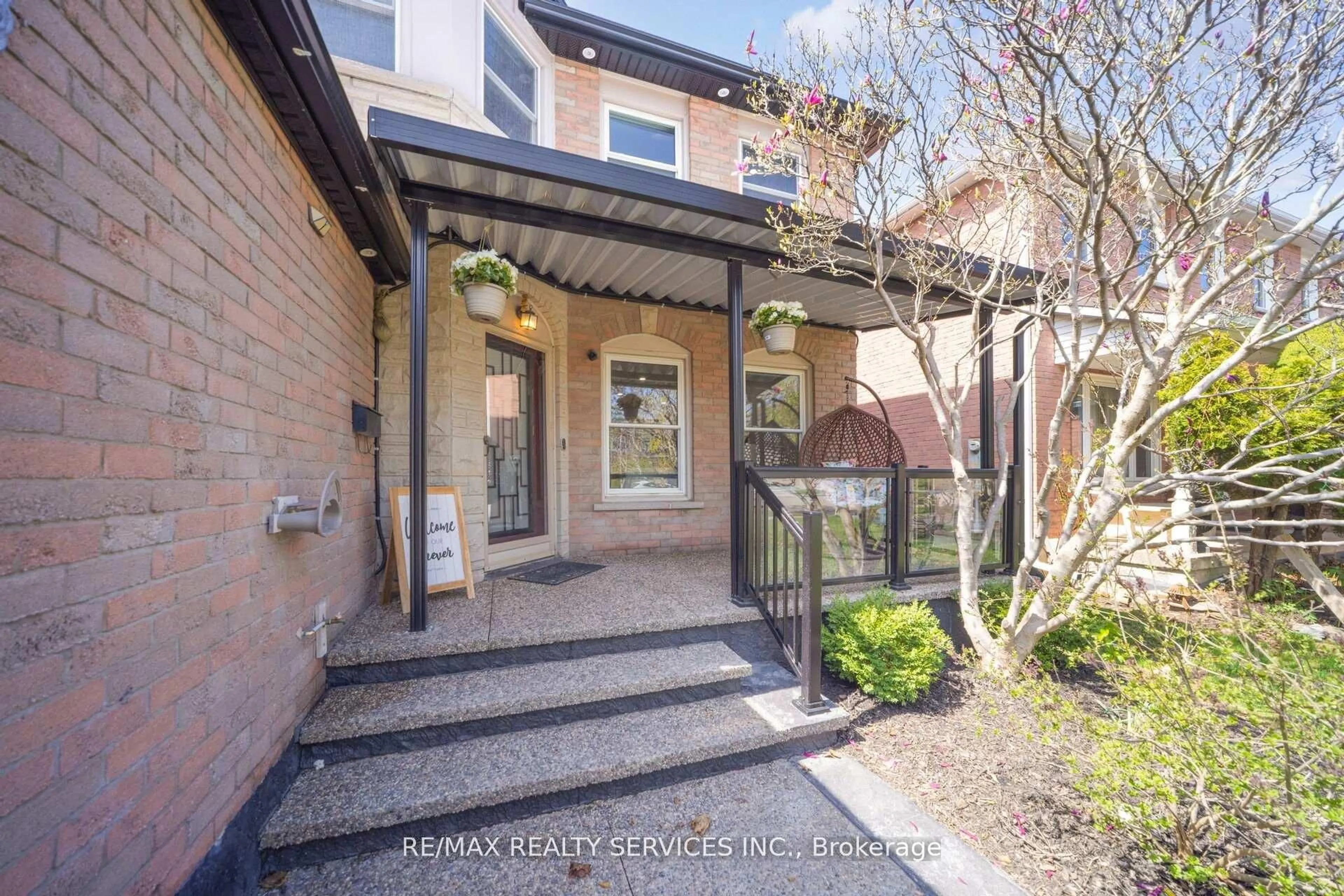 Unknown for 24 Neville Cres, Brampton Ontario L6S 5L1
