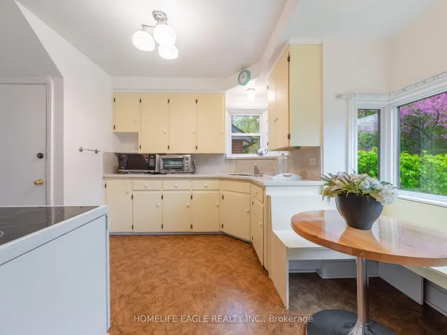 Additional property image - 6 Ashton Manr