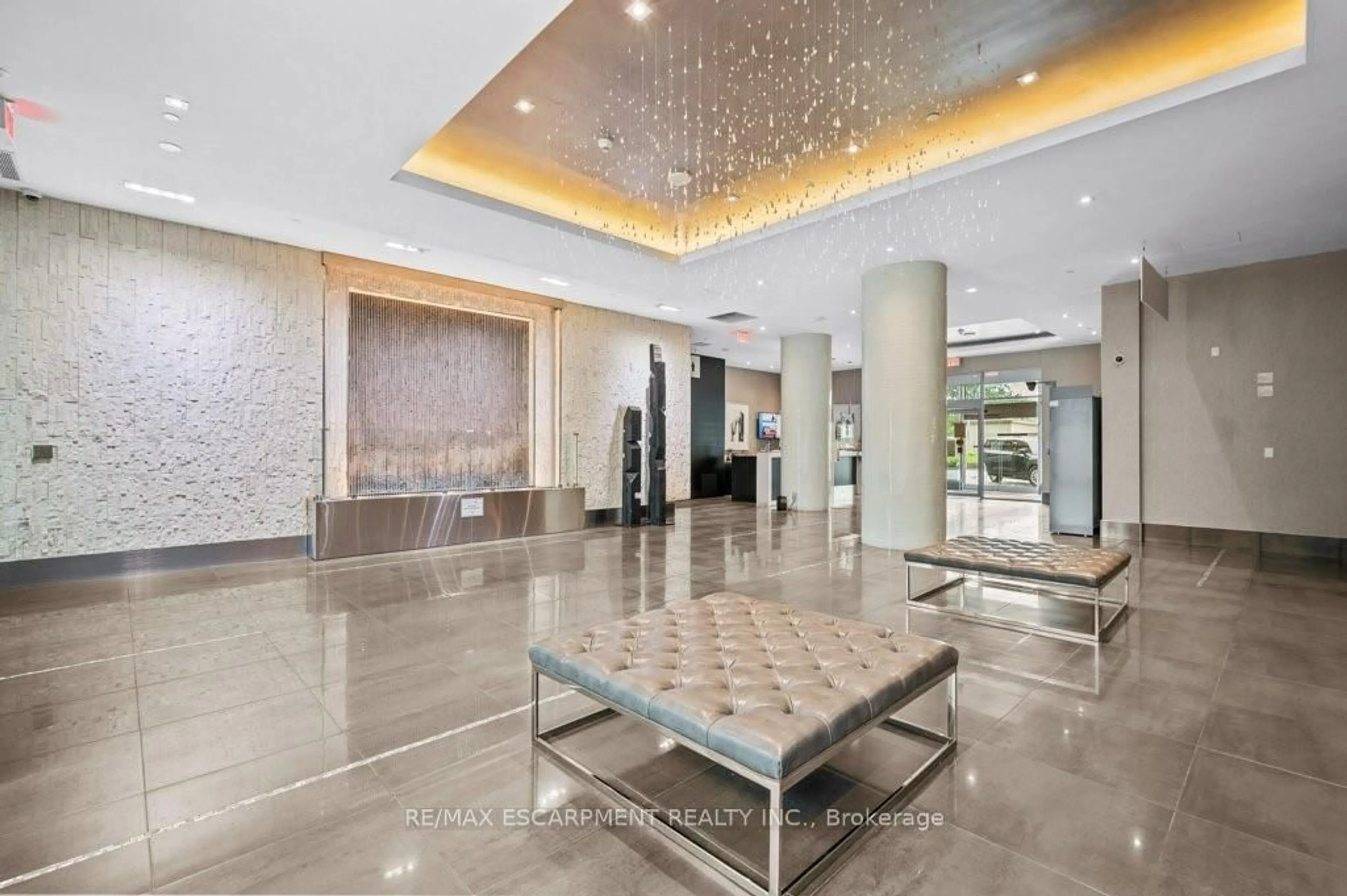 Lobby for 55 Speers Rd #901, Oakville Ontario L6K 0H9