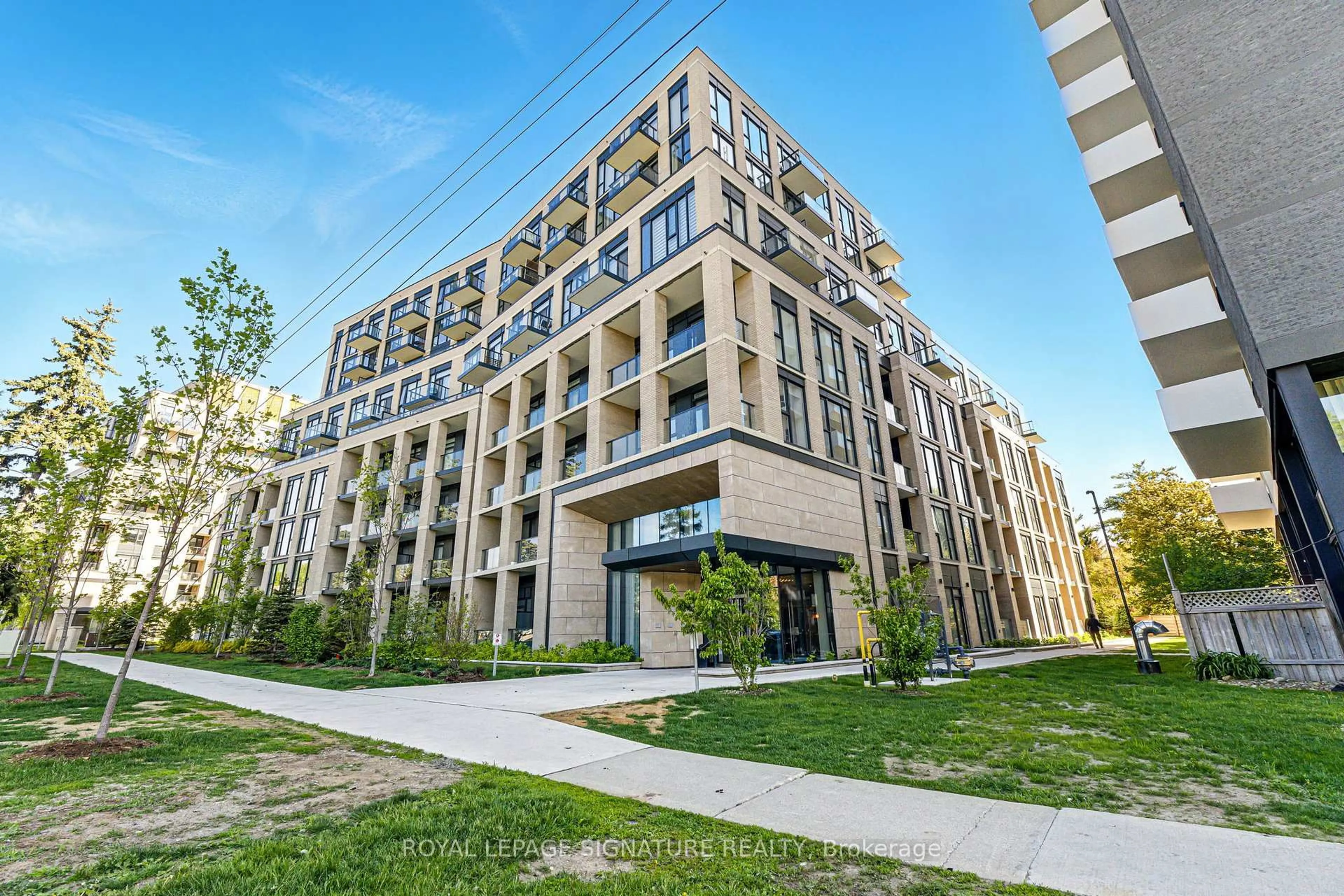Patio, building for 293 The Kingsway N/A #324, Toronto Ontario M9A 0E8