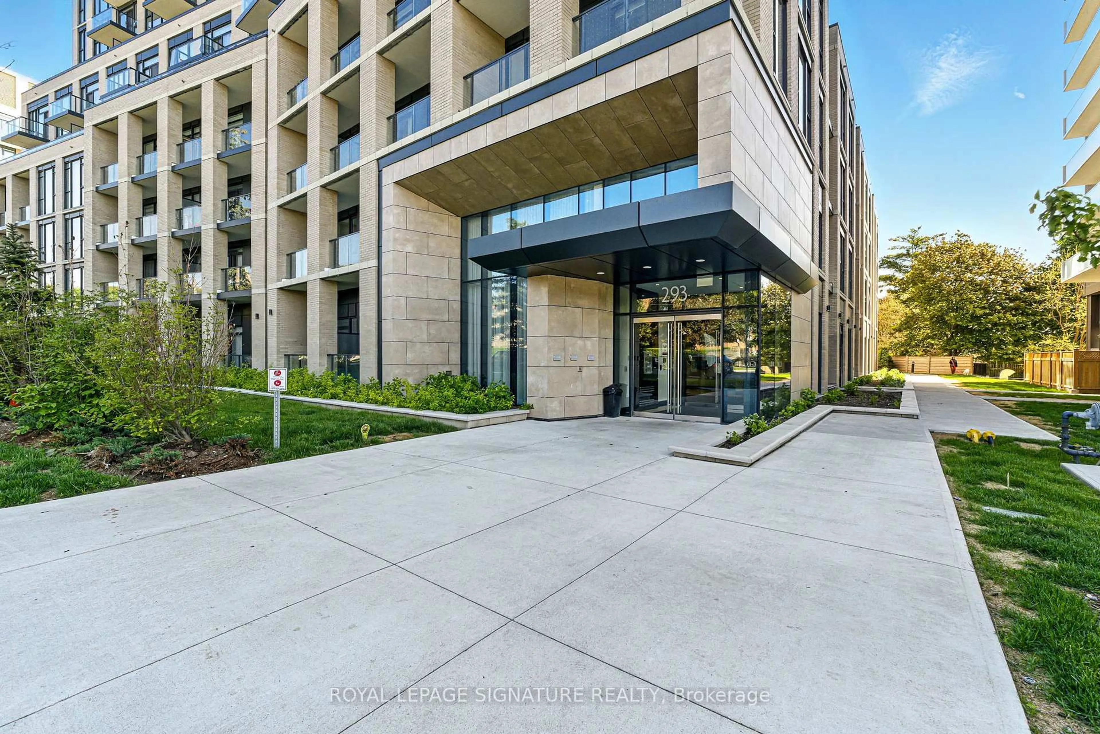 Indoor foyer for 293 The Kingsway N/A #324, Toronto Ontario M9A 0E8