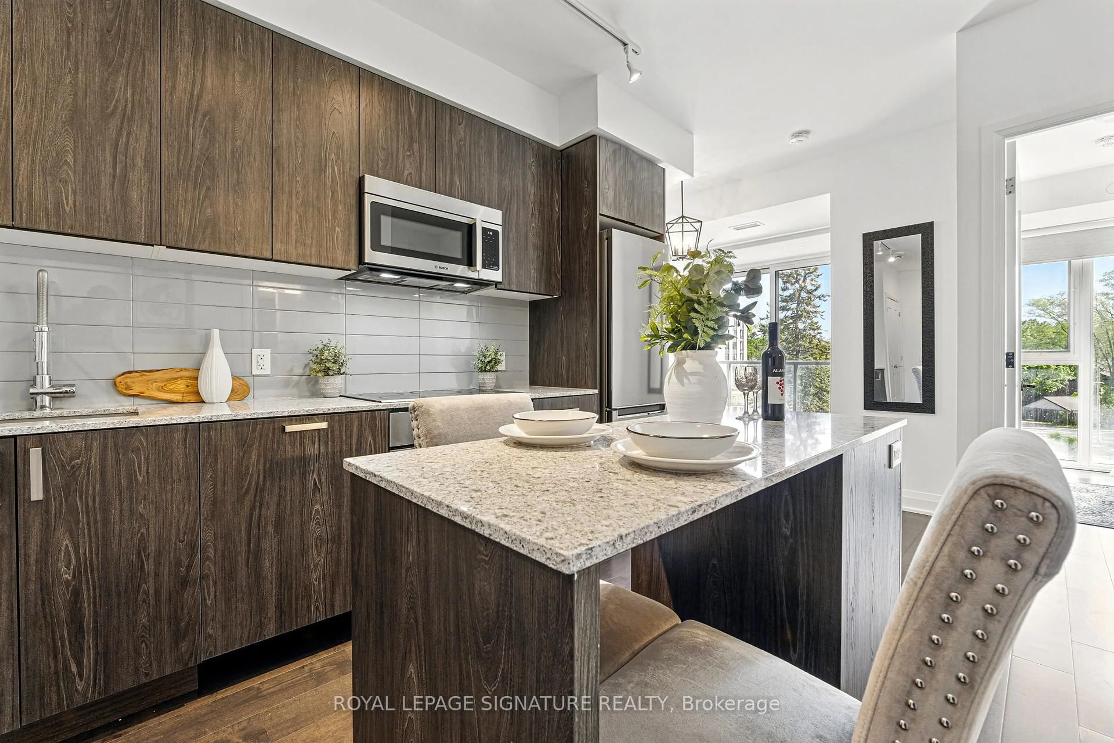 Open concept kitchen, unknown for 293 The Kingsway N/A #324, Toronto Ontario M9A 0E8