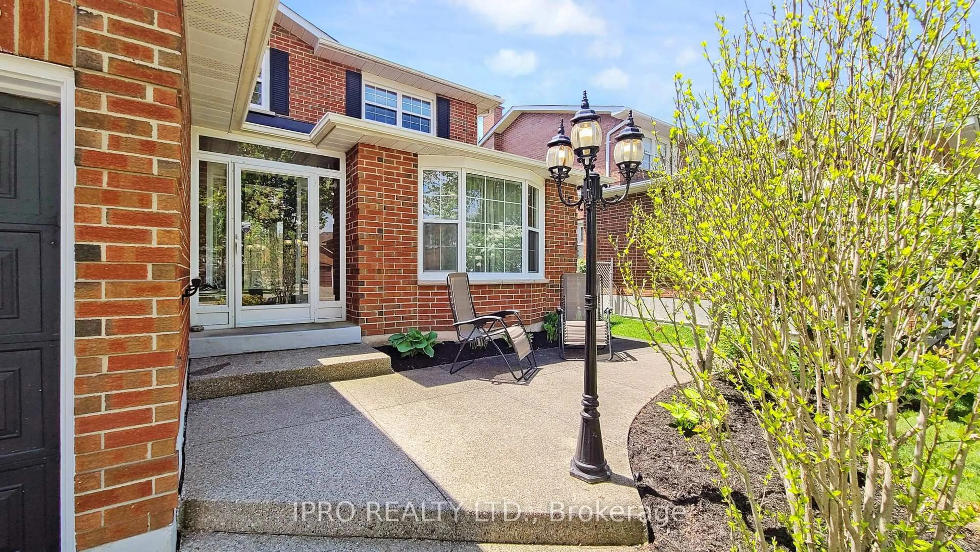 Home with brick exterior material, street for 2088 Madden Blvd, Oakville Ontario L6H 3L6