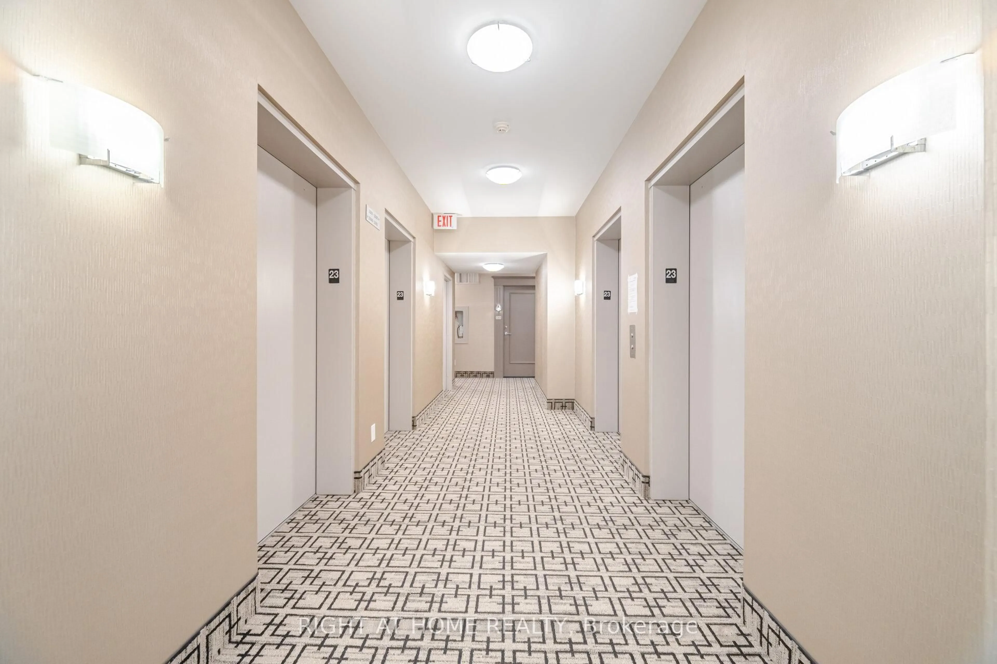 Indoor foyer for 225 Webb Dr #2308, Mississauga Ontario L5B 4P2
