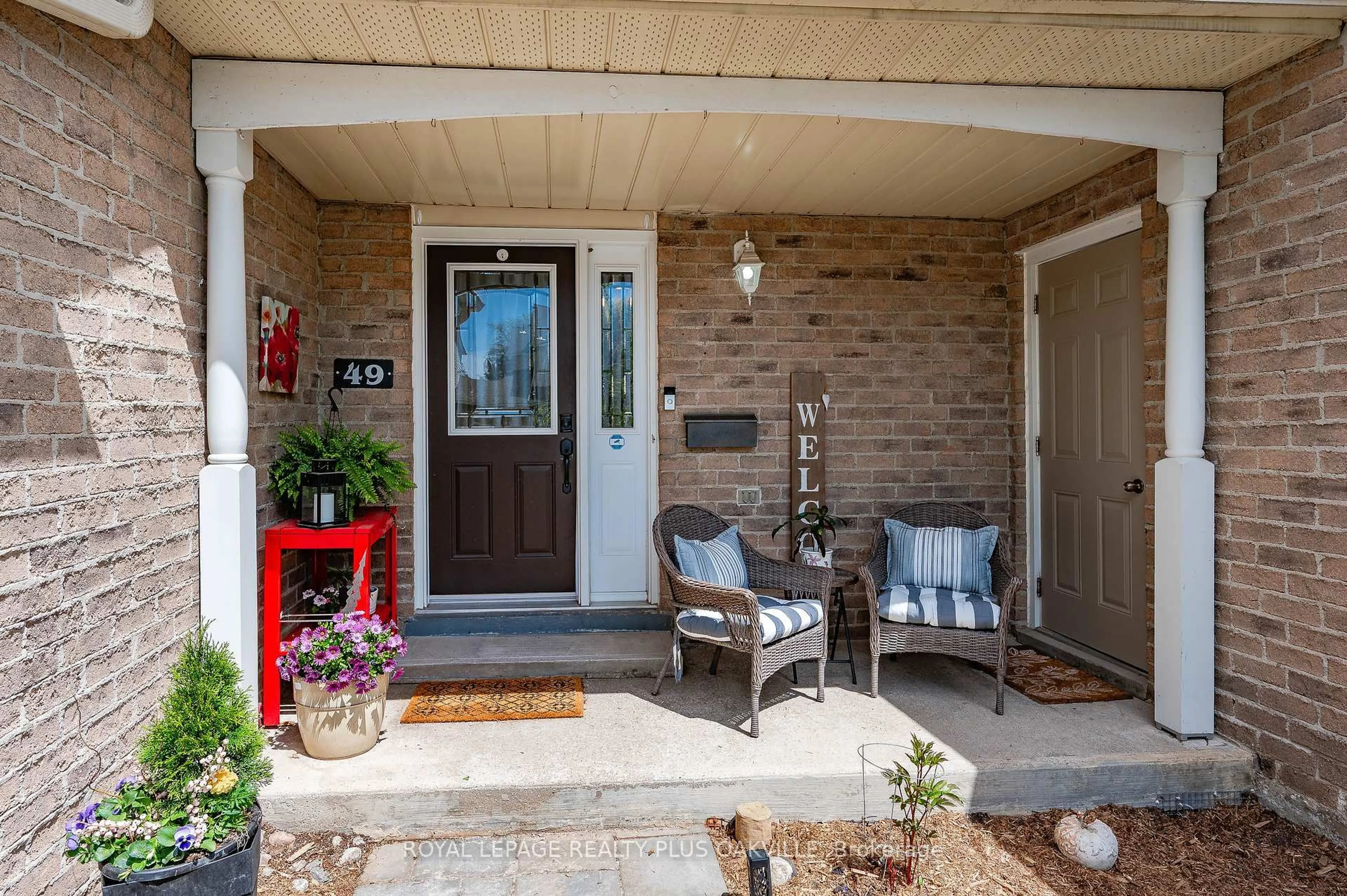 Indoor entryway for 5255 Lakeshore Rd #49, Burlington Ontario L7L 5X9
