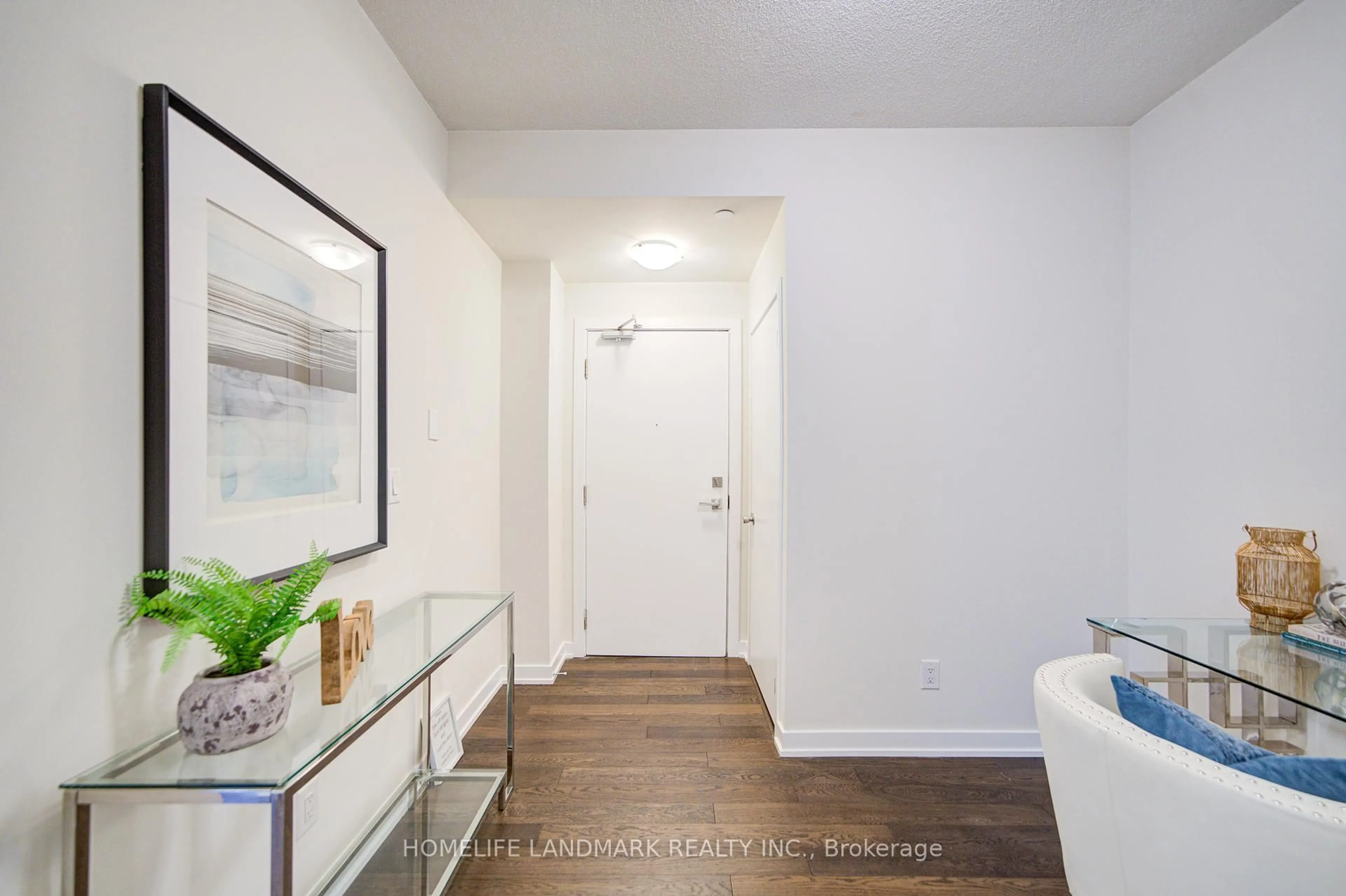 Indoor entryway for 4011 Brickstone Mews #4507, Mississauga Ontario L5B 0J7