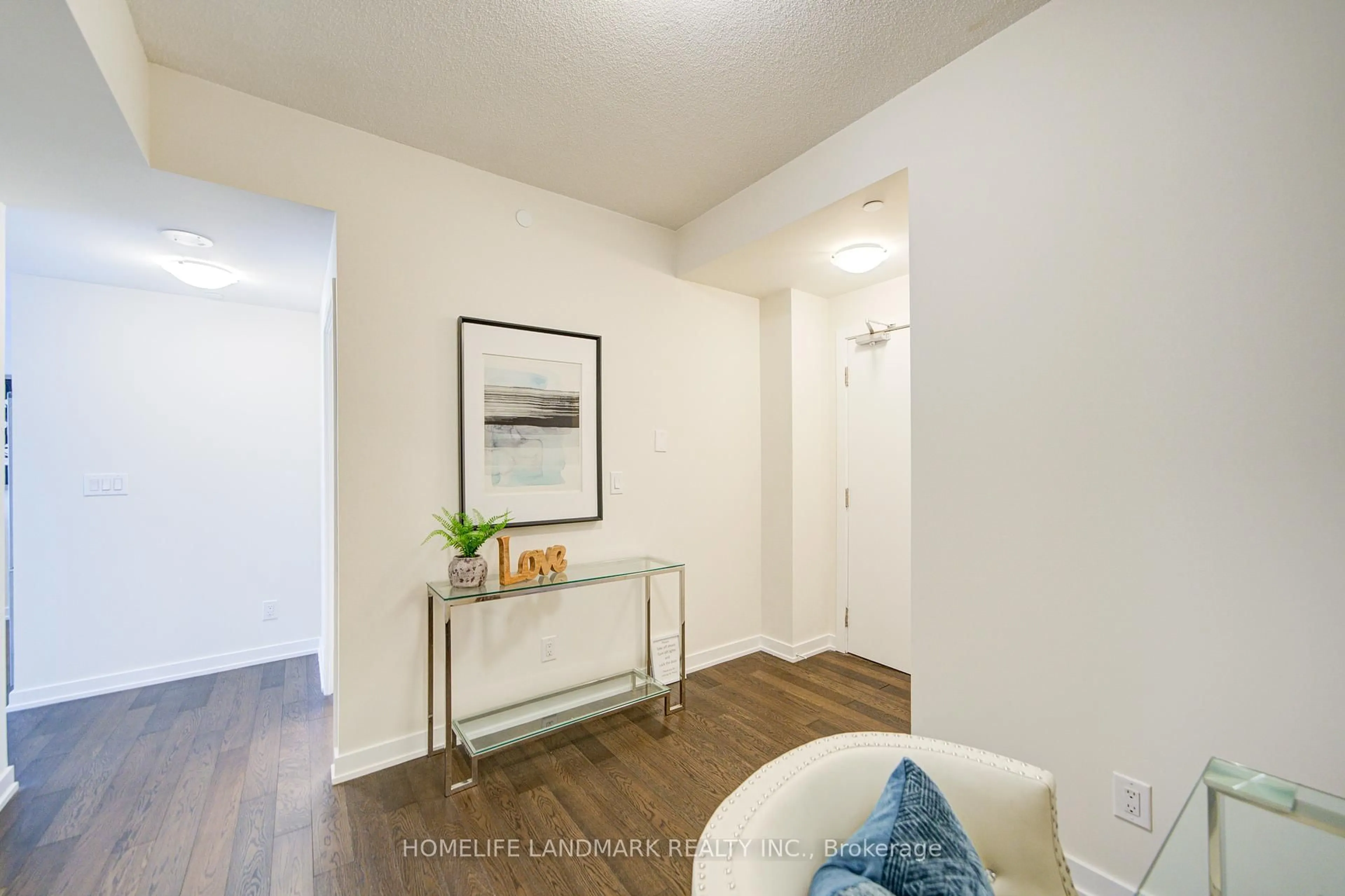 Indoor entryway for 4011 Brickstone Mews #4507, Mississauga Ontario L5B 0J7