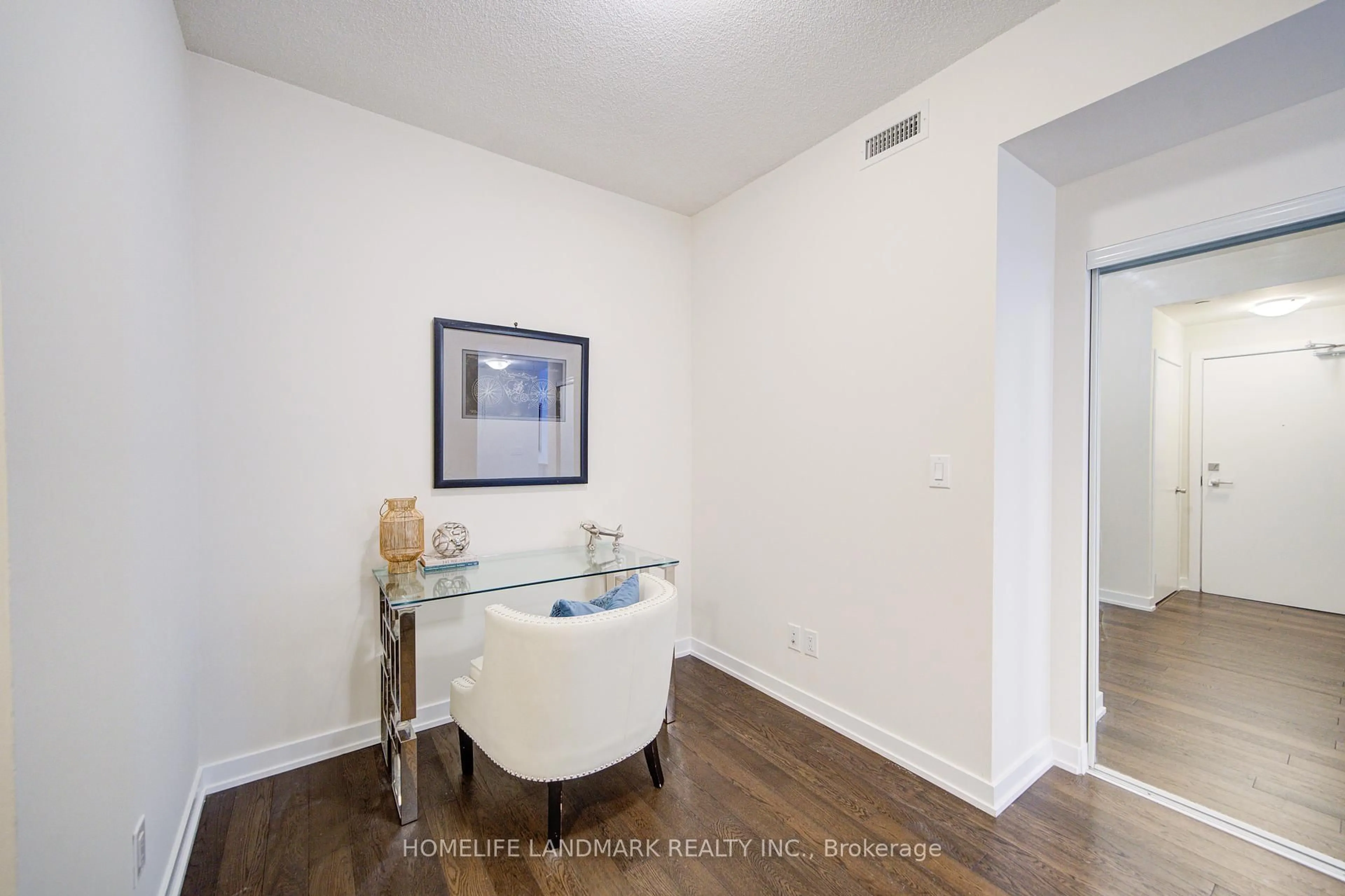 A pic of a room for 4011 Brickstone Mews #4507, Mississauga Ontario L5B 0J7