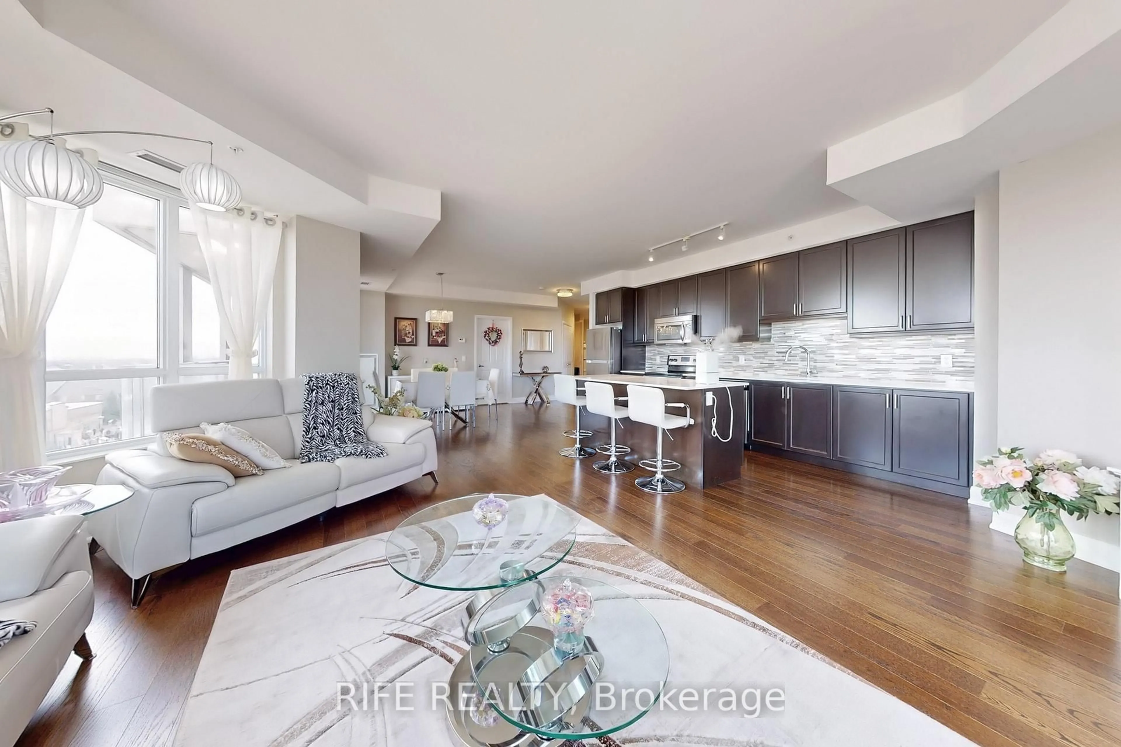 Open concept kitchen, unknown for 2480 Prince Michael Dr #621, Oakville Ontario L6H 0E9