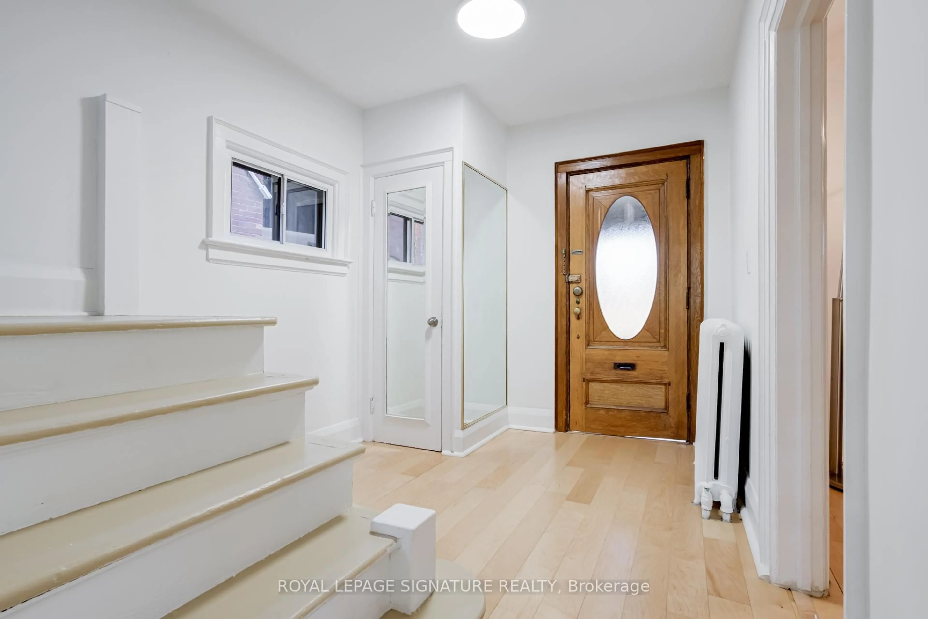 Indoor entryway for 36 Gothic Ave, Toronto Ontario M6P 2V9