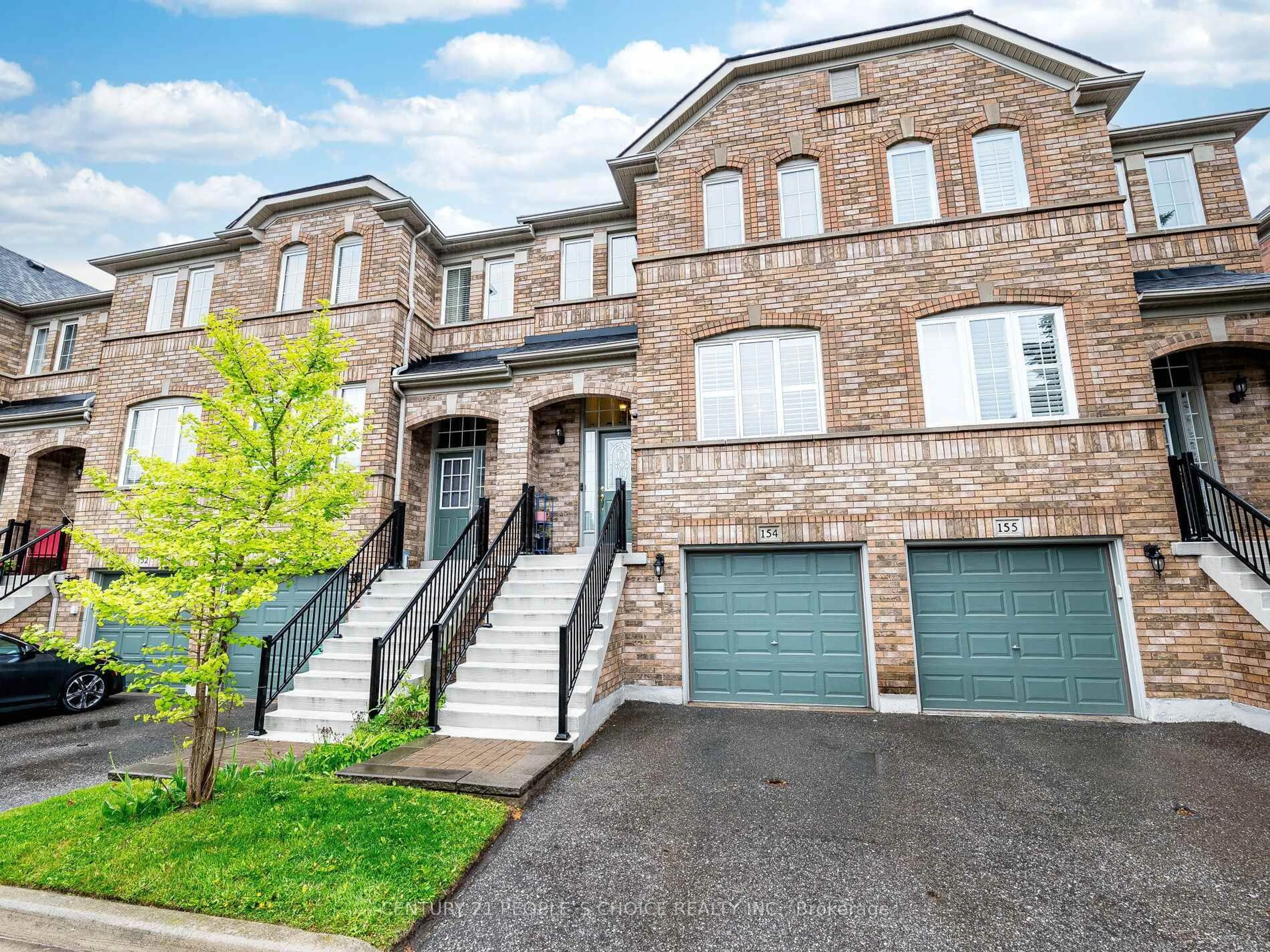 Home with brick exterior material, street for 5530 Glen Erin Dr #154, Mississauga Ontario L5M 6E8