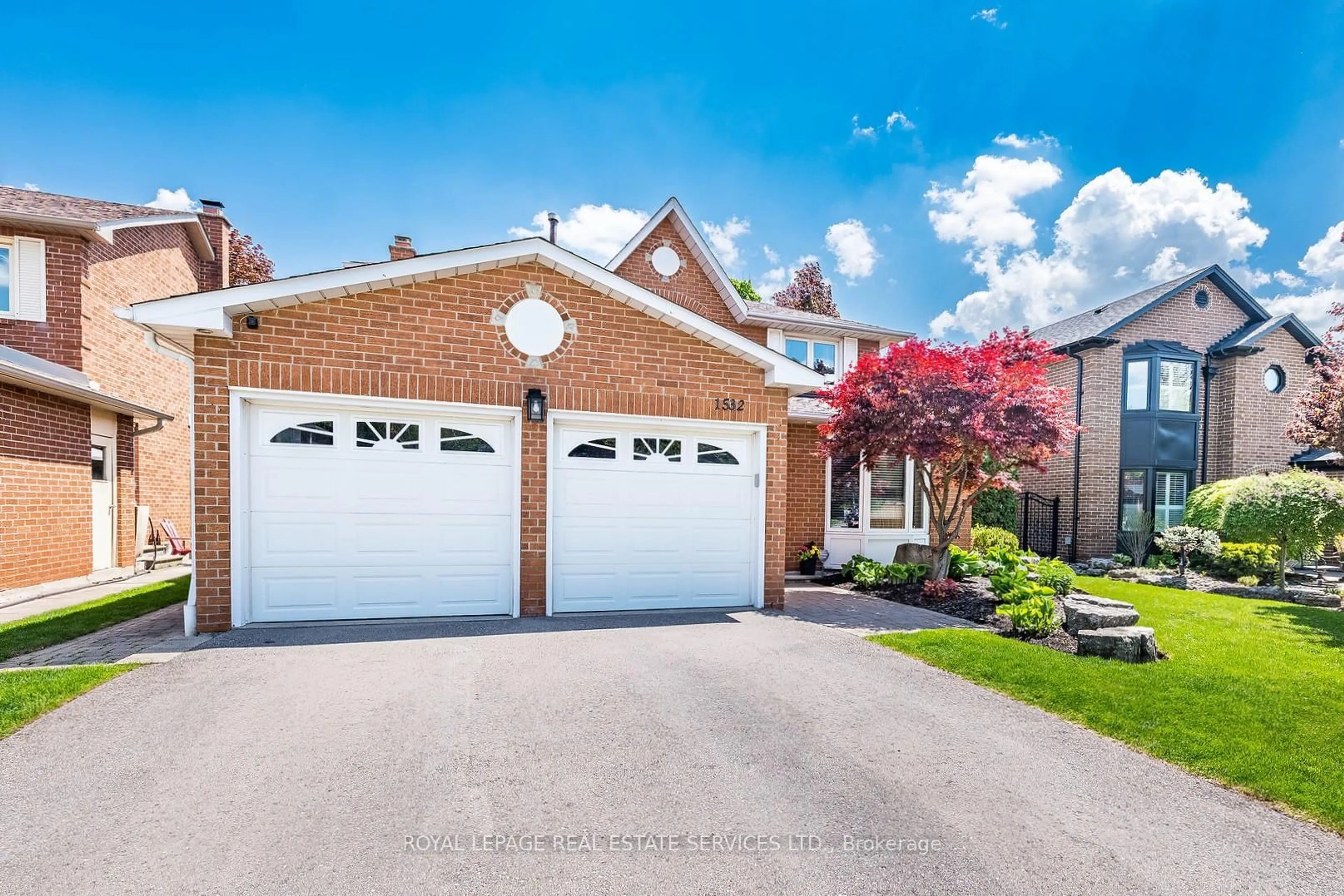 Home with brick exterior material, street for 1532 Lovelady Cres, Mississauga Ontario L4W 2Z1