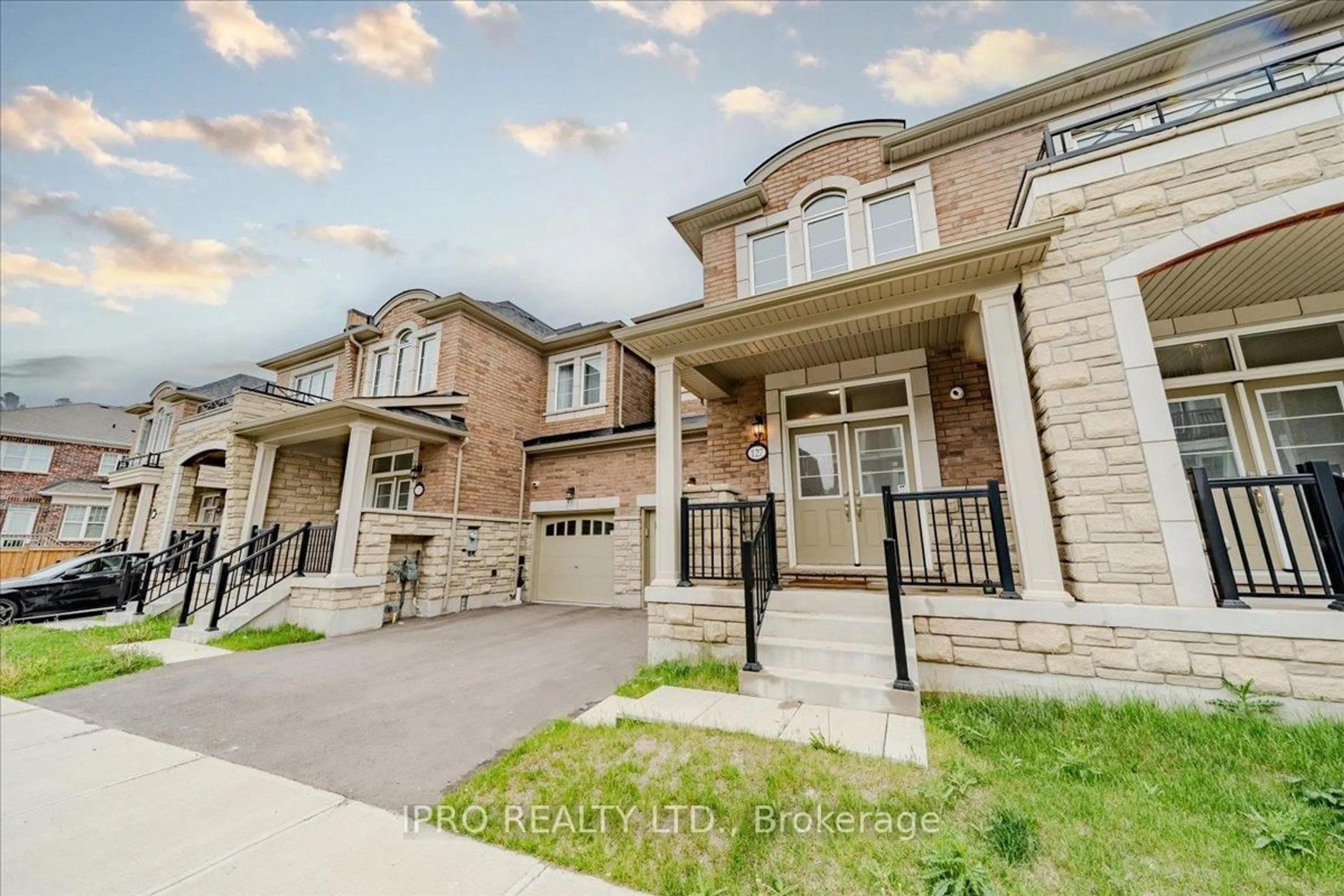 Home with brick exterior material, street for 127 MARIGOLD Gdns, Oakville Ontario L6H 0Y1